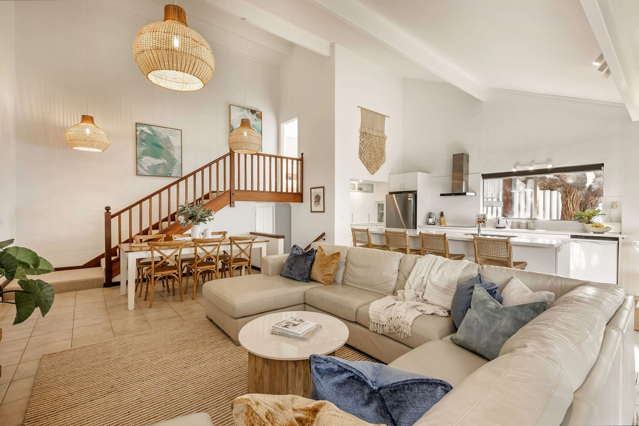 Bayview70a_Shoot2_Living-3.jpg