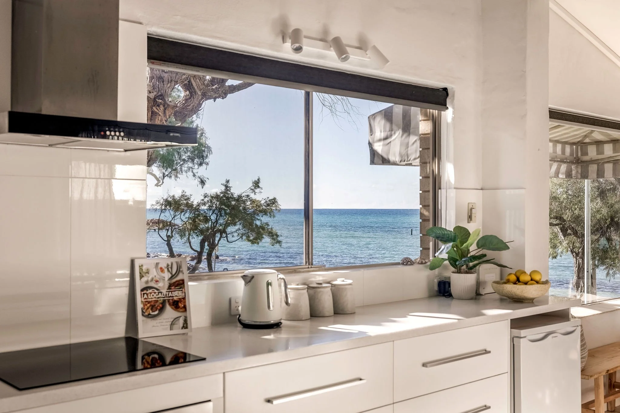 Bayview70a_Shoot2_View_Kitchen-1.jpg
