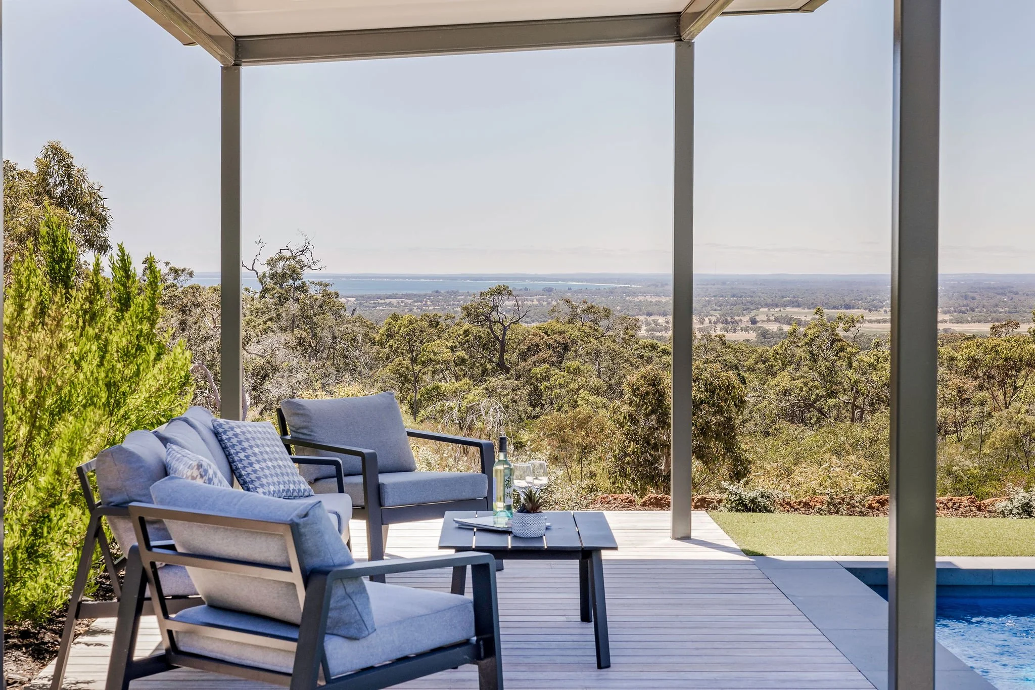 Panoramic2_Externals_Pool-1.jpg