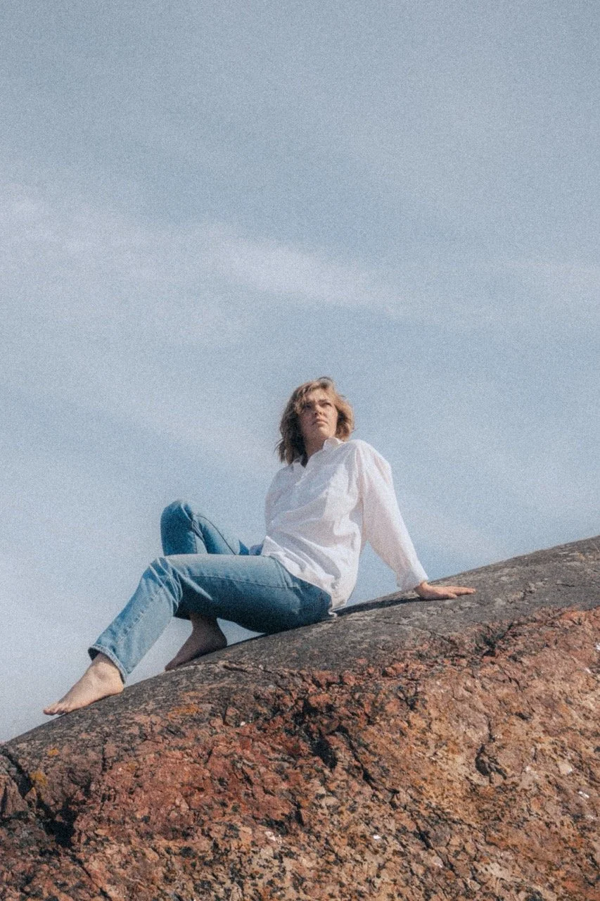 Säg mig_Pressbild_Liam Johansson_1-2 Large.jpeg