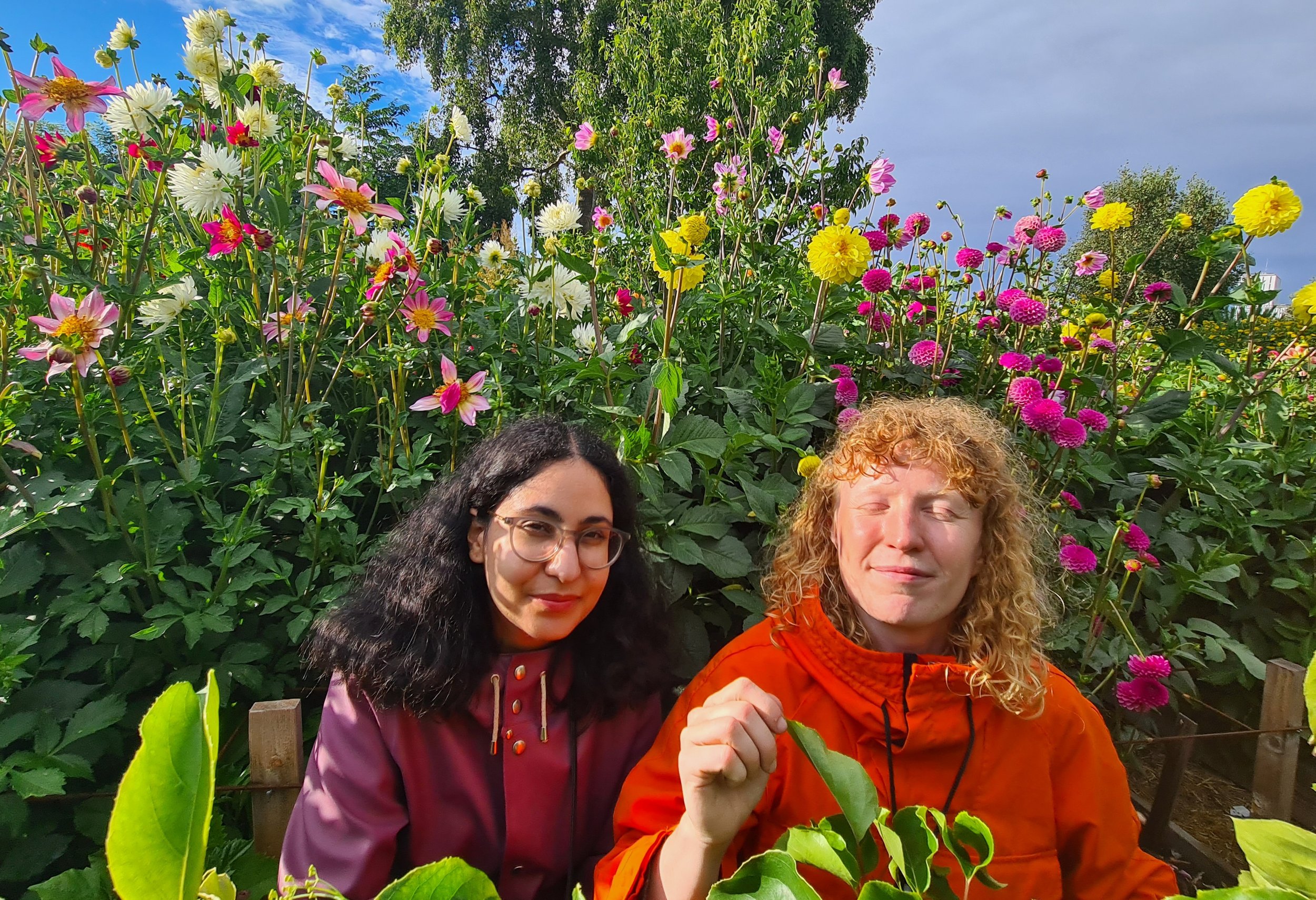 DJ Nina Elmi + Edith Wong i loungen