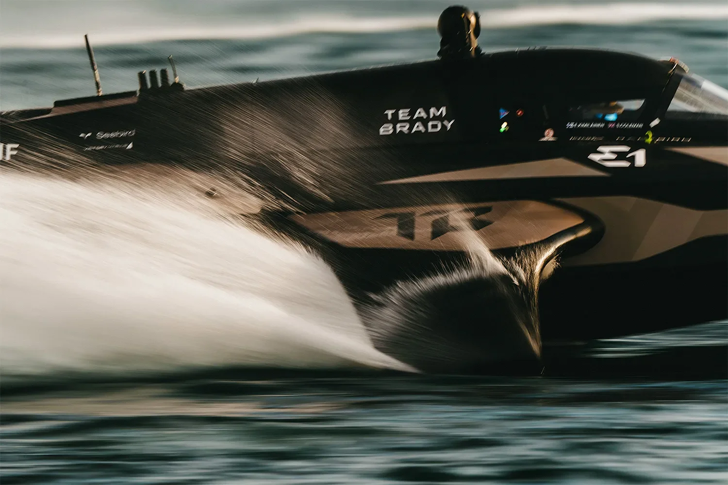 team-brady-e1-boat-racing.webp