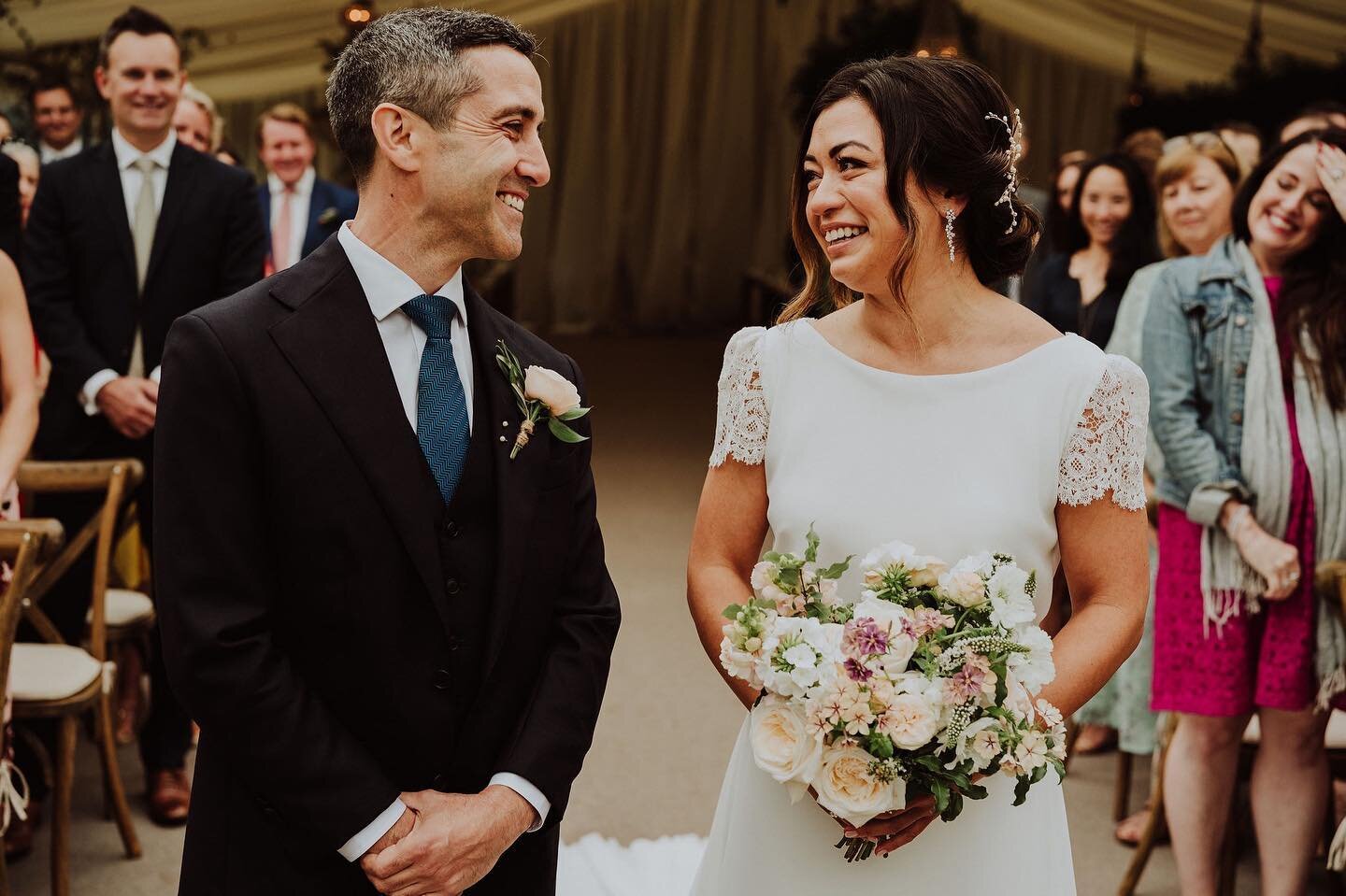 I feel so lucky to flower for the best most loveliest couples ✨

Photo by @amysampsonphoto 
Venue @hamswellhouse 
Dress @rosa_clara 

#hamswellhouse #hamswellhousewedding #marqueewedding #bathvenue #bathweddingvenue