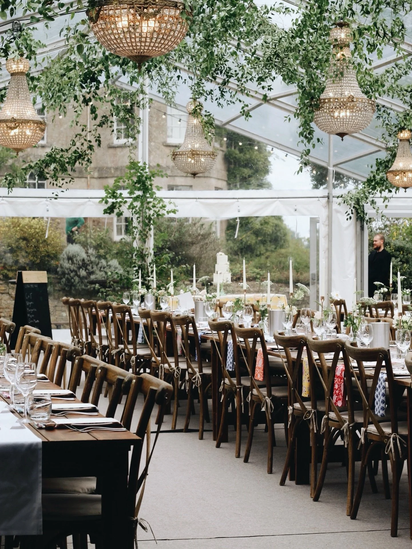 Greenery should be everywhere always for weddings in marquees 💚 

#marqueewedding #bathflorist #foliageandchandeliers #hamswellhouse #marqueedecor