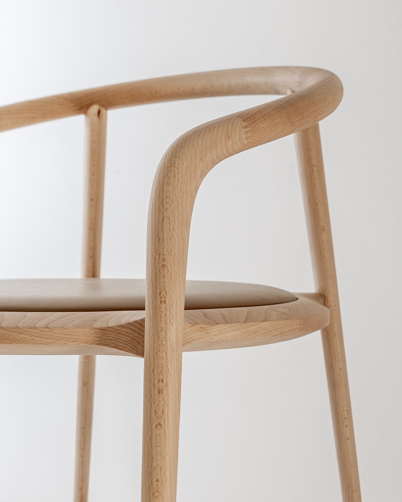 Elegance in details. The Aranha Armchair, designed by @marco_sousasantos  for @branca_design 

#branca_design #Architecture #FurnitureDesign #Design #DesignInspiration
#InteriorDesign #HomeDecor #ArchDaily #ComfortableSeating
#ArchitectureLovers #Int