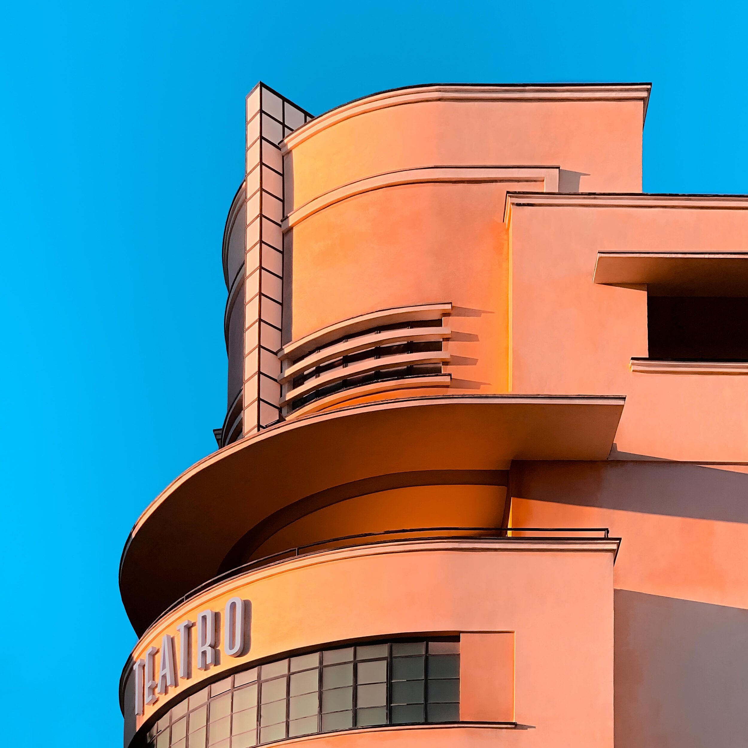 Conexi&oacute;n Madrid - La Habana. Un remember de 2019 en honor de mi querido @inigocristobal 
&mdash;
#shotoniphone #artdeco #teatrobarcelo #pacha #comunidaddemadrid @turismocmadrid