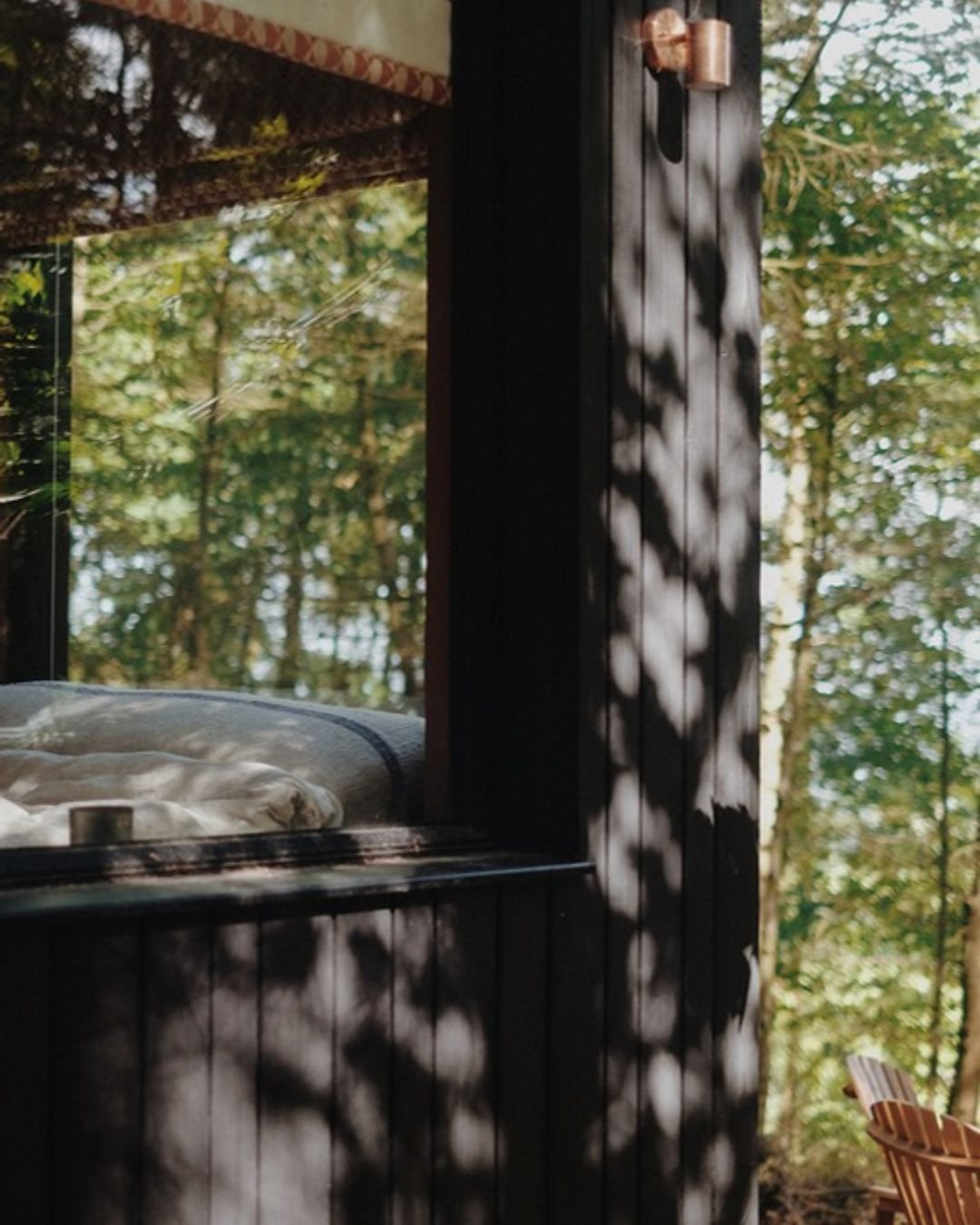 We&rsquo;ve carefully crafted our interiors to be peaceful places so you can properly switch off&hellip;

Captured by @emmajaynelavelle

📍 Yorkshire Dales
.
.
.
.
.
#yorkshiredales #retreat #wild #couplesgetaway #romantic #devon #exmoor #getaway #un