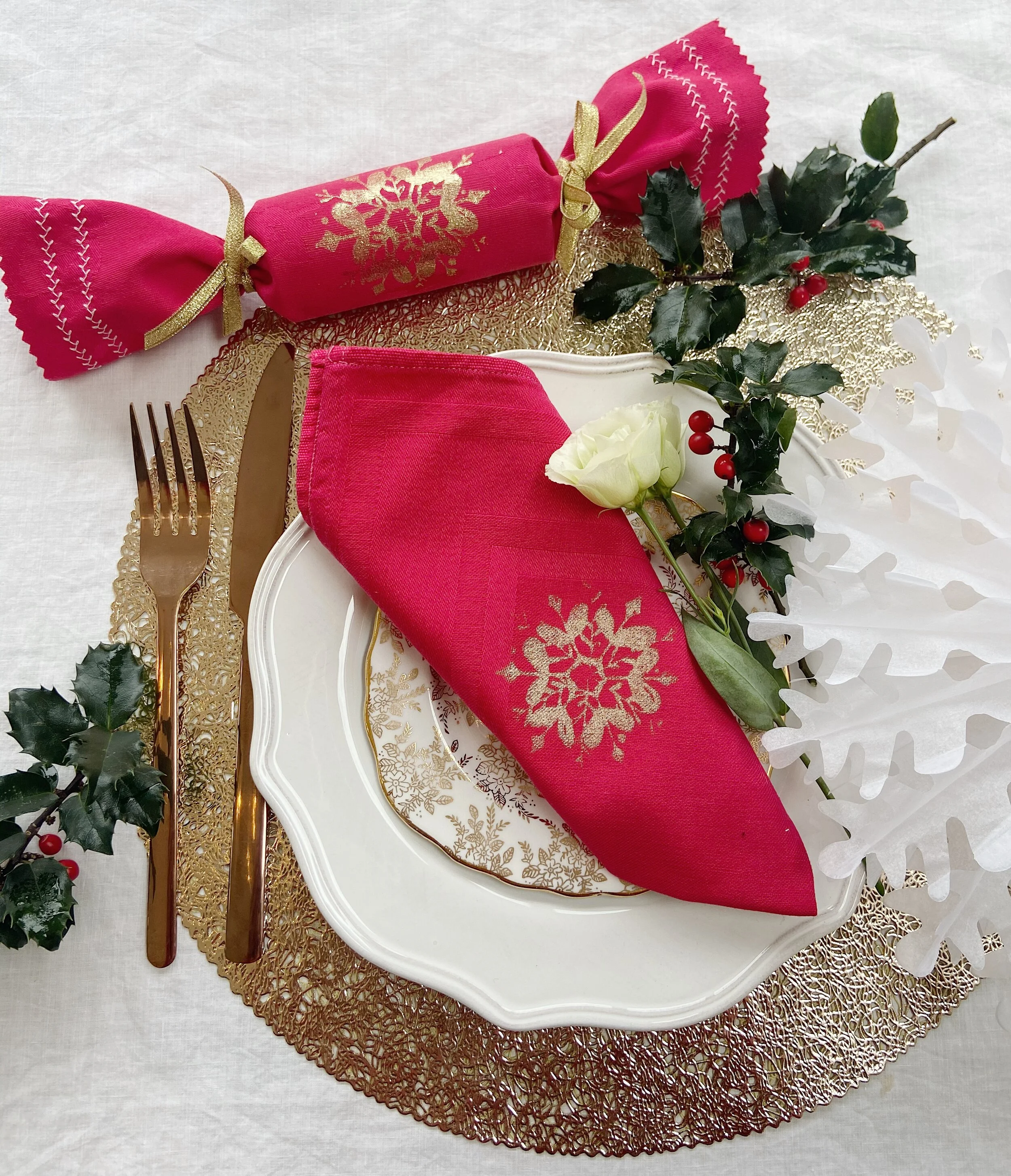   Reusable Christmas Cracker Gift Guide  