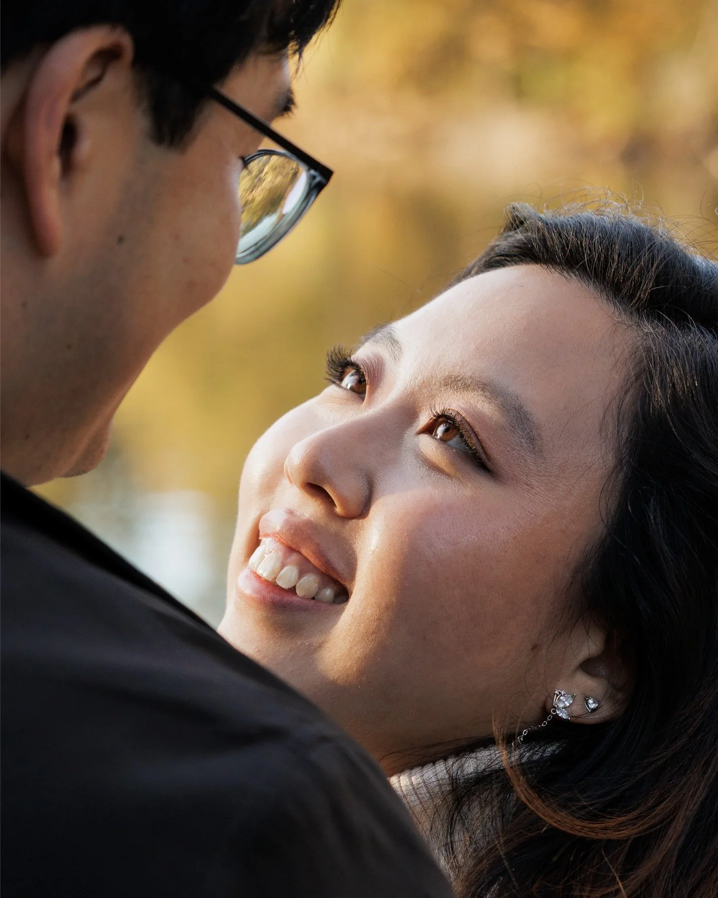 Amber &amp; honey // Golden hour engagement at Piedmont Park