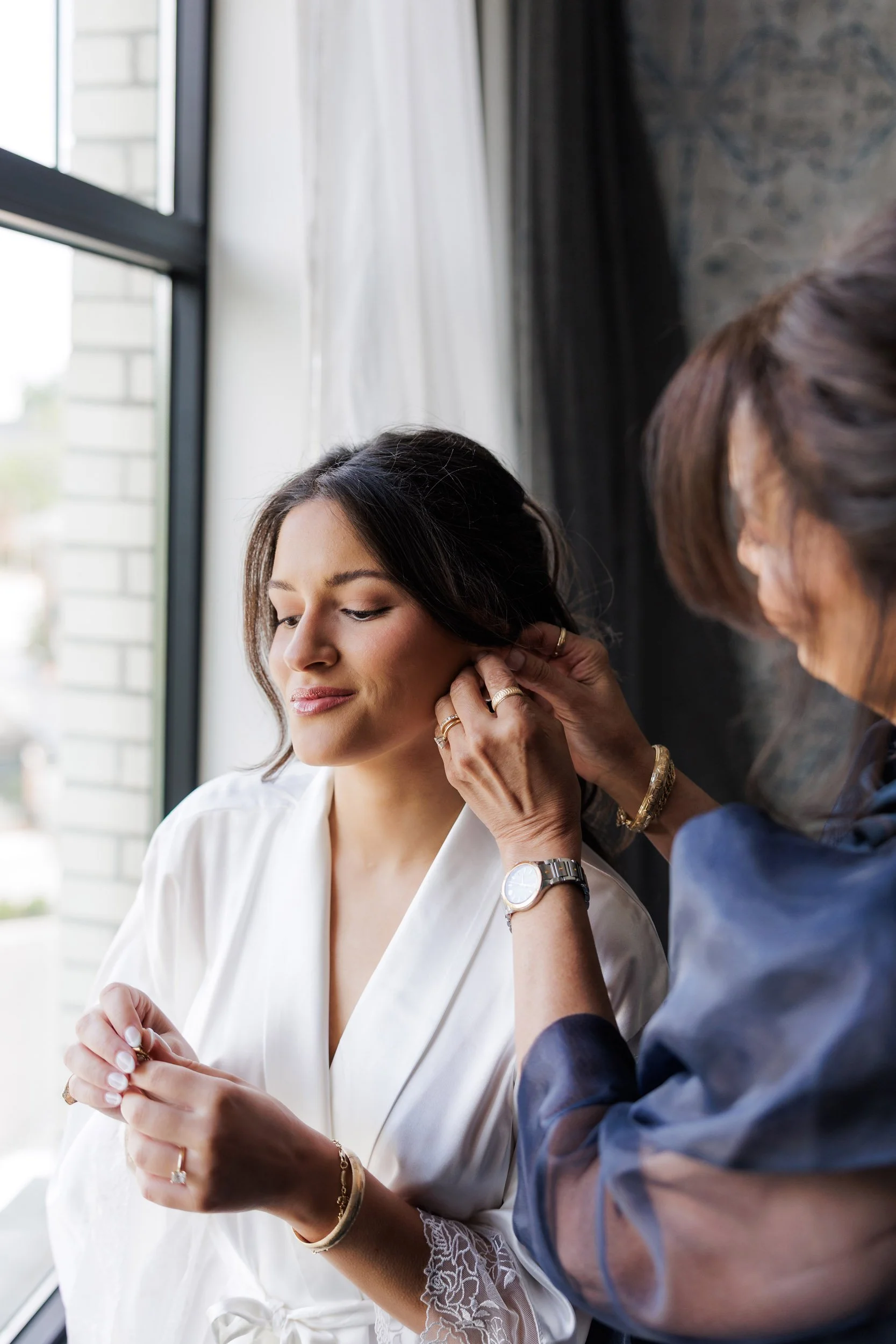 Bride Getting Ready | Hamilton Hotel
