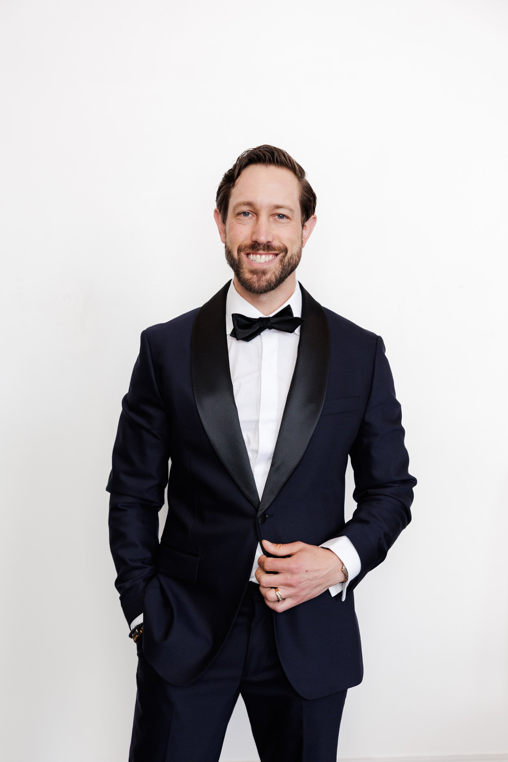Groom Portrait | Hamilton Hotel
