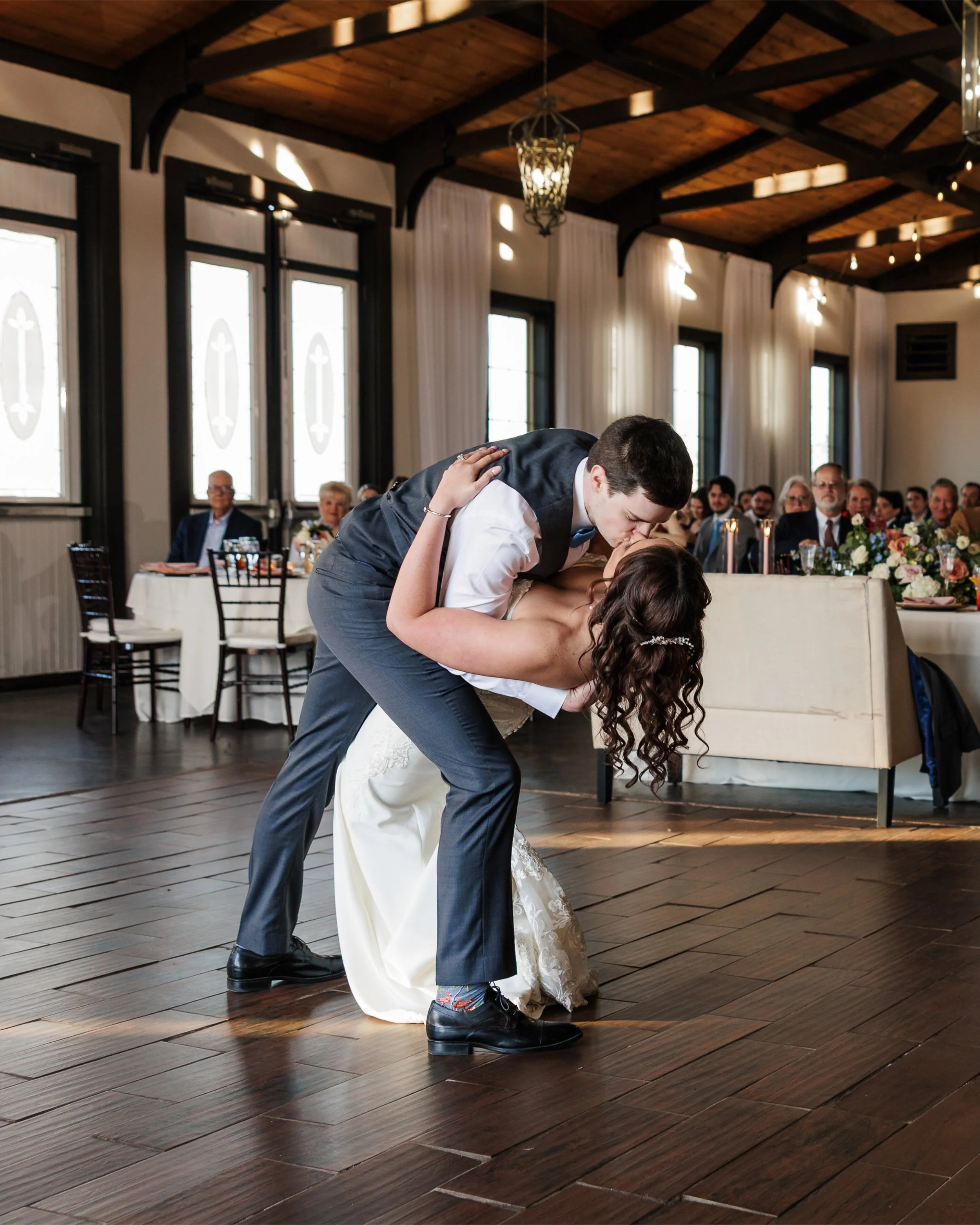 A few favorites from Emma &amp; Grant&rsquo;s beautiful March wedding at White Oaks🌝🐴

Second shot for @katiejamesphoto