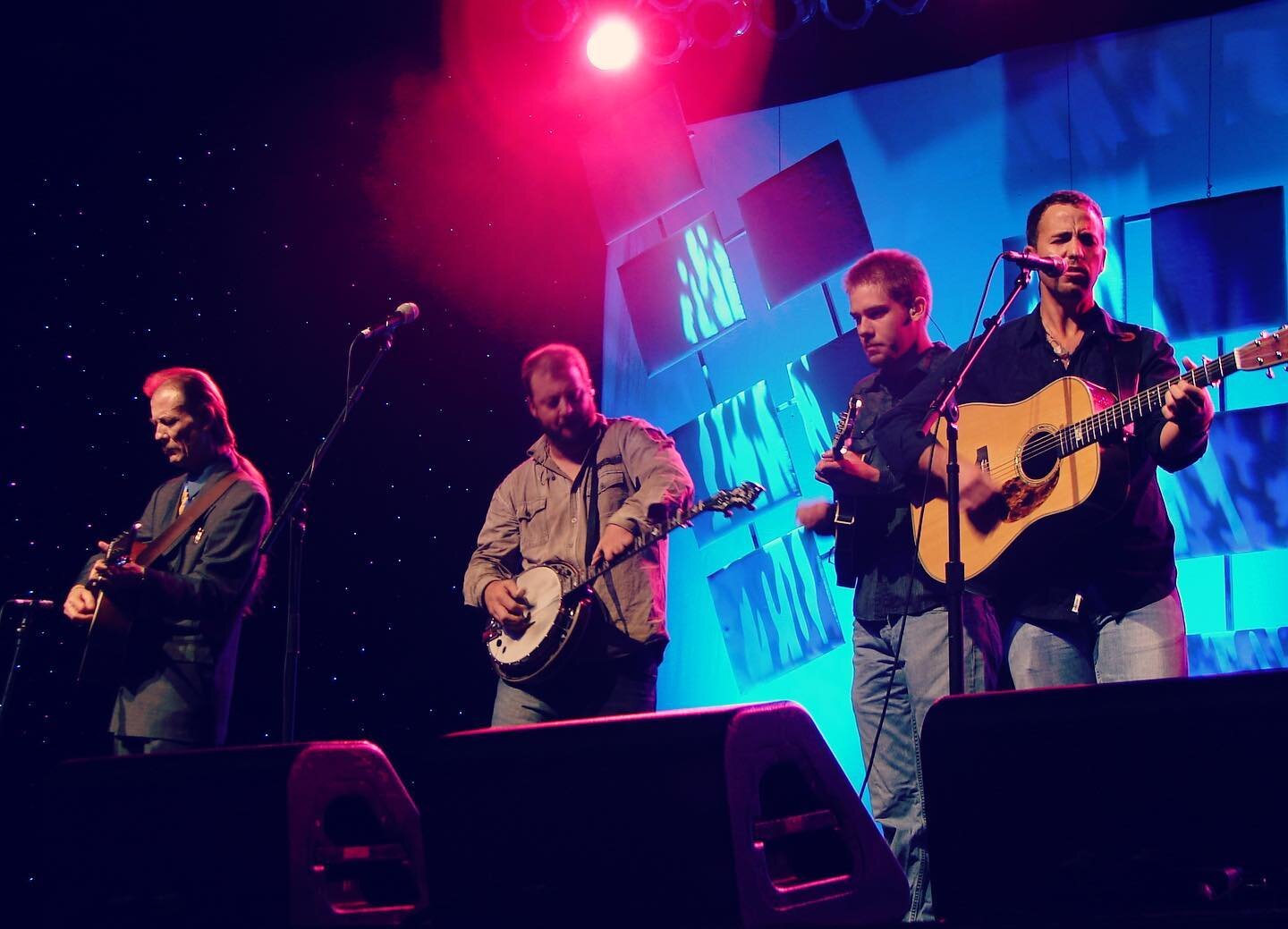 #tbt to a Nashville @intlbluegrass performance with the incomparable #TonyRice &amp; @mountainheartband 🙌