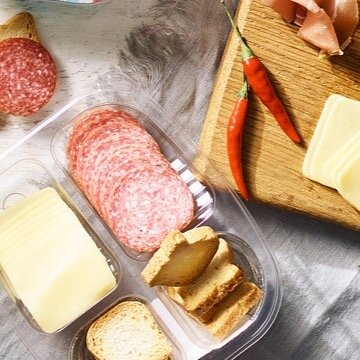 Let us take you on a journey into perfectly portioned charcuterie.

Share how you enjoy your Bodega snack with us #mybodegamoment
.
.
.

#snacking #charcuterie #meatsnacks #protein #charcuterieboard #chorizo #salami #prosciutto #cheddar #cheese #sain