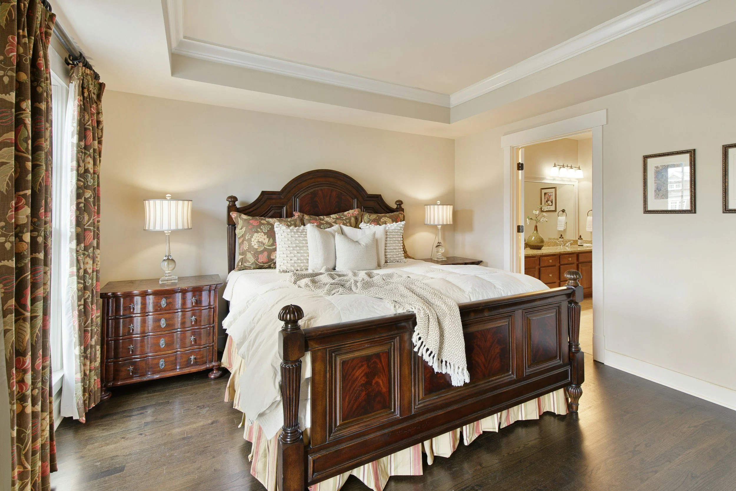 classic traditional bedroom