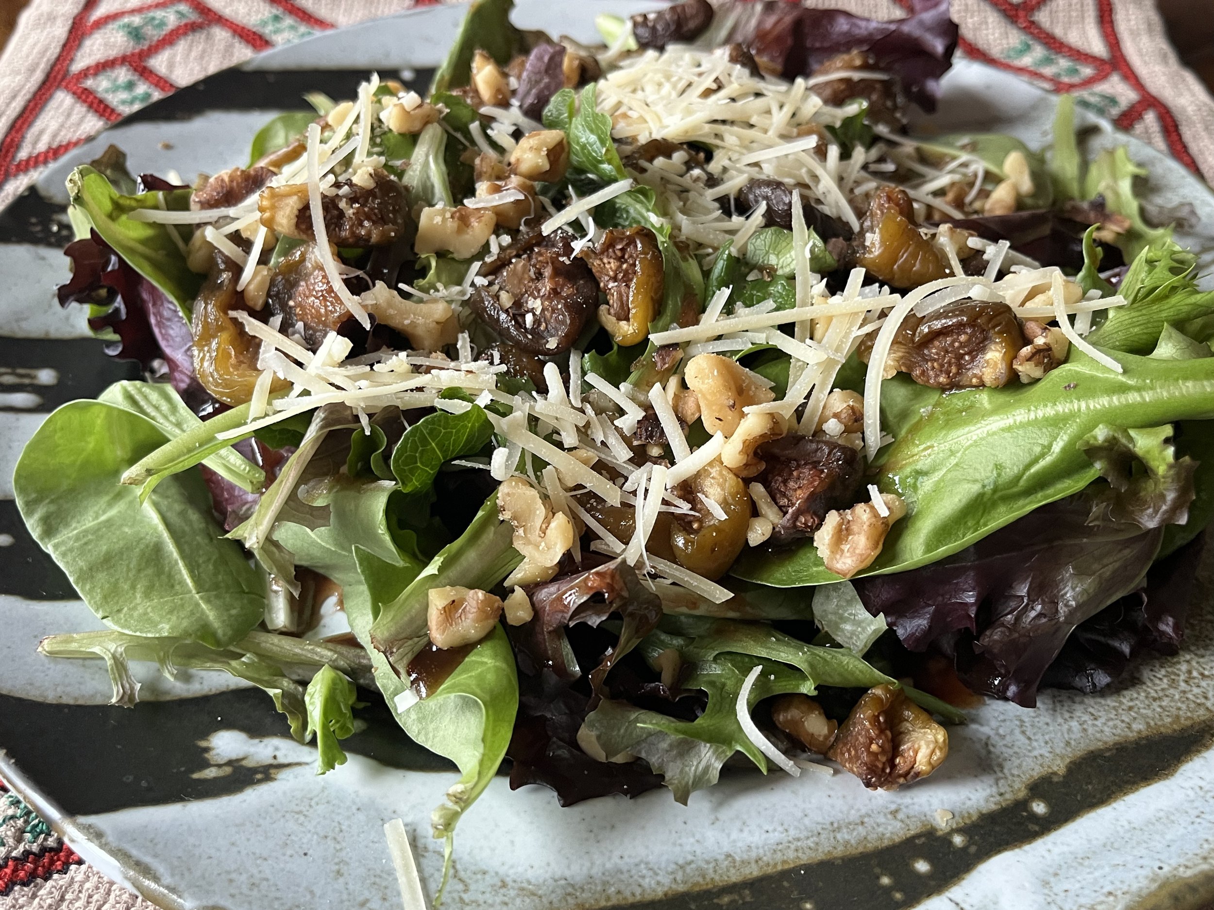 Fig and Walnut Salad with Ginger Pomegranate Vinaigrette
