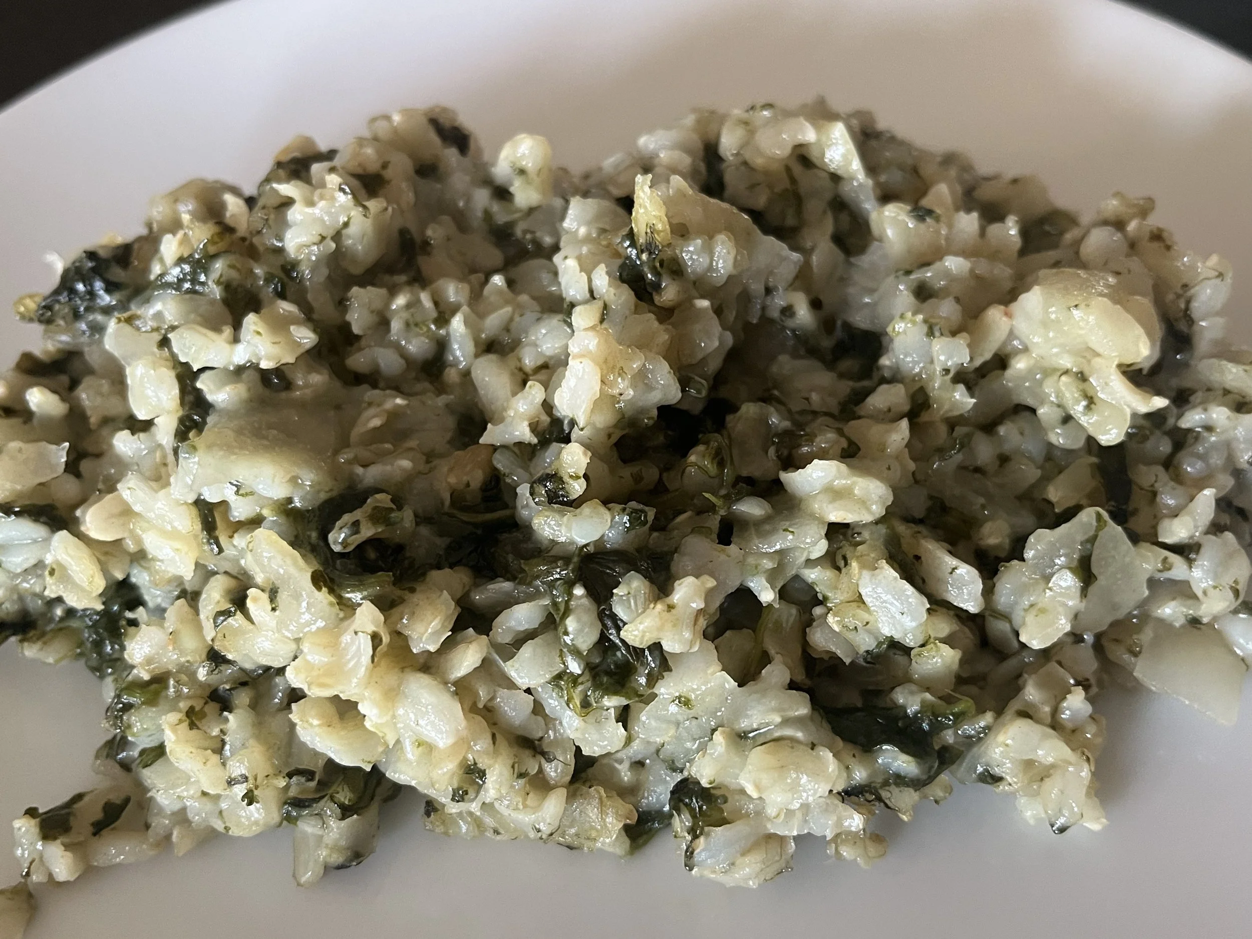 Spinach Pilaf with Yogurt Sauce