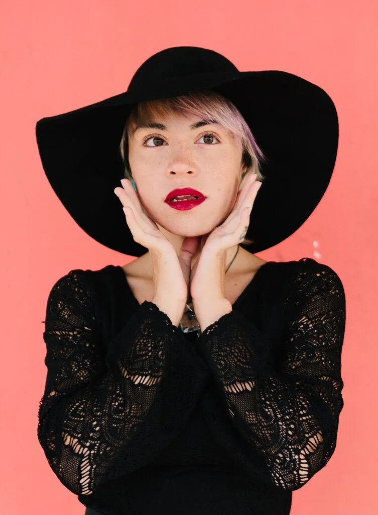1 Brimmed Hat