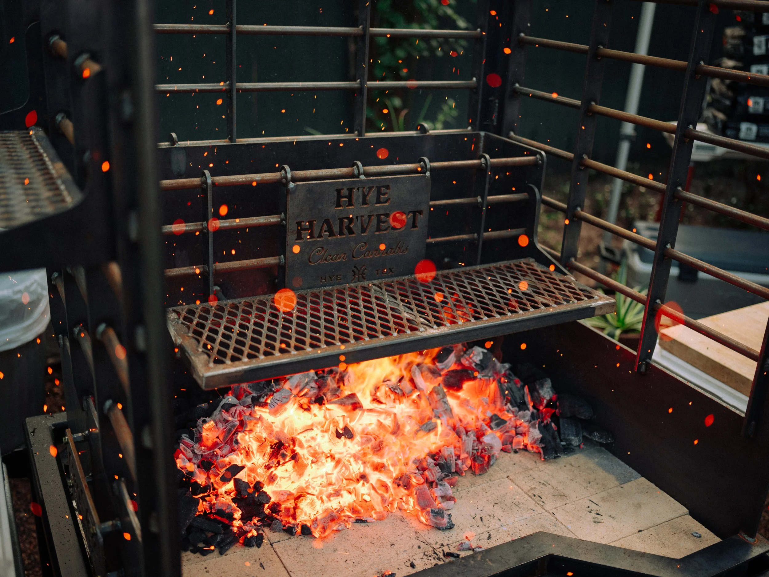 austin-lifestyle-bbq-photography-dave-capote-smoker-food-9.jpg