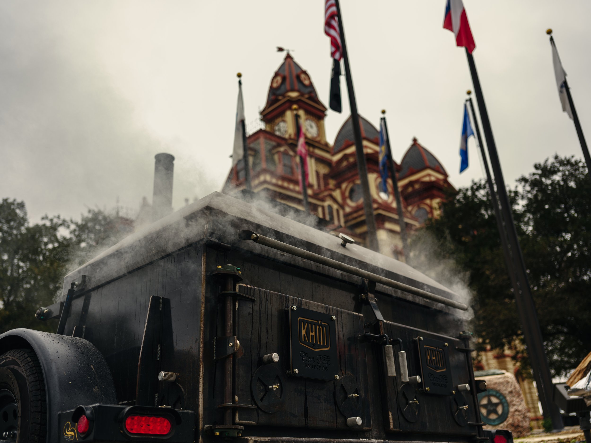 austin-lifestyle-bbq-photography-dave-capote-smoker-food-7.jpg