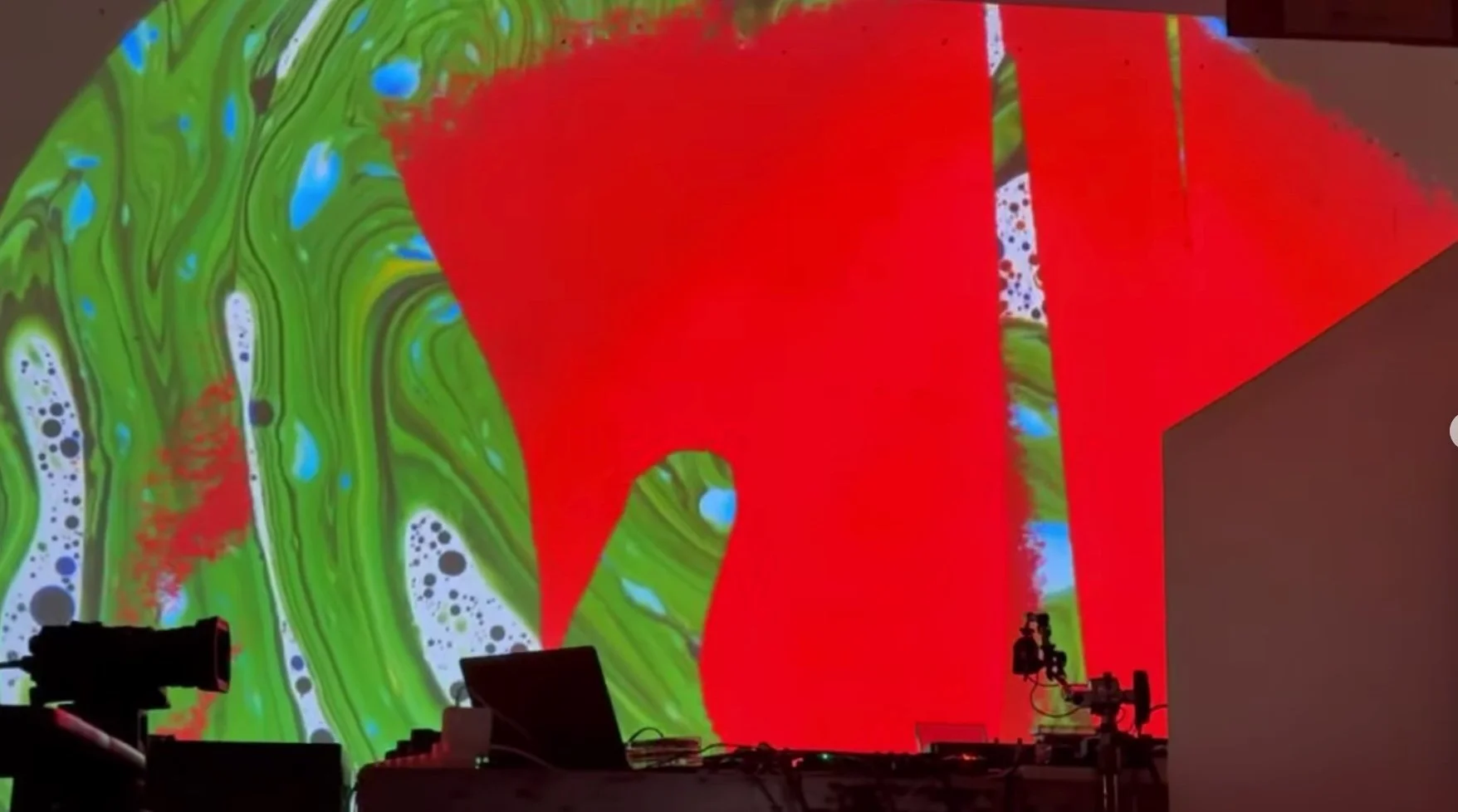 Homiphily - AV Performance - Bitvert/Pat Grimm + TaekoAuburn - Electroica, liquidlight and dance shadowplay