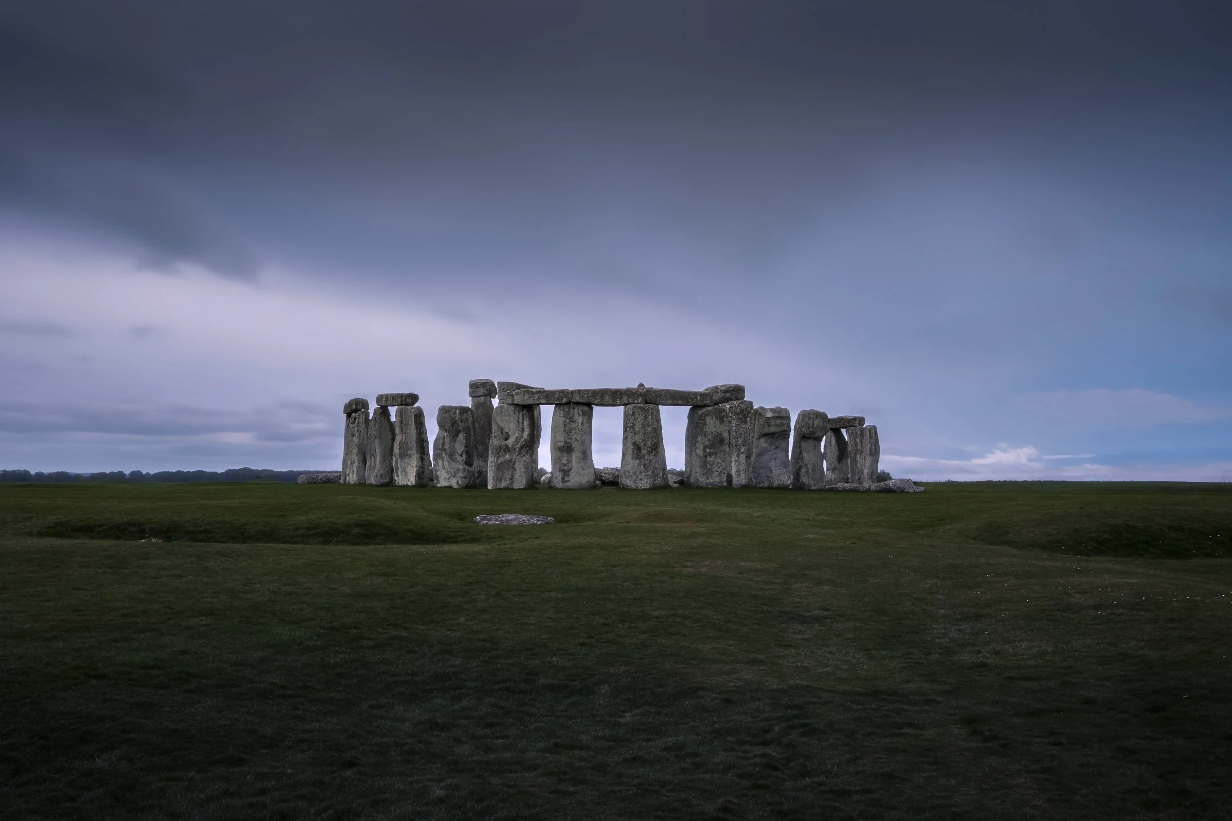 Stonehenge web.jpg
