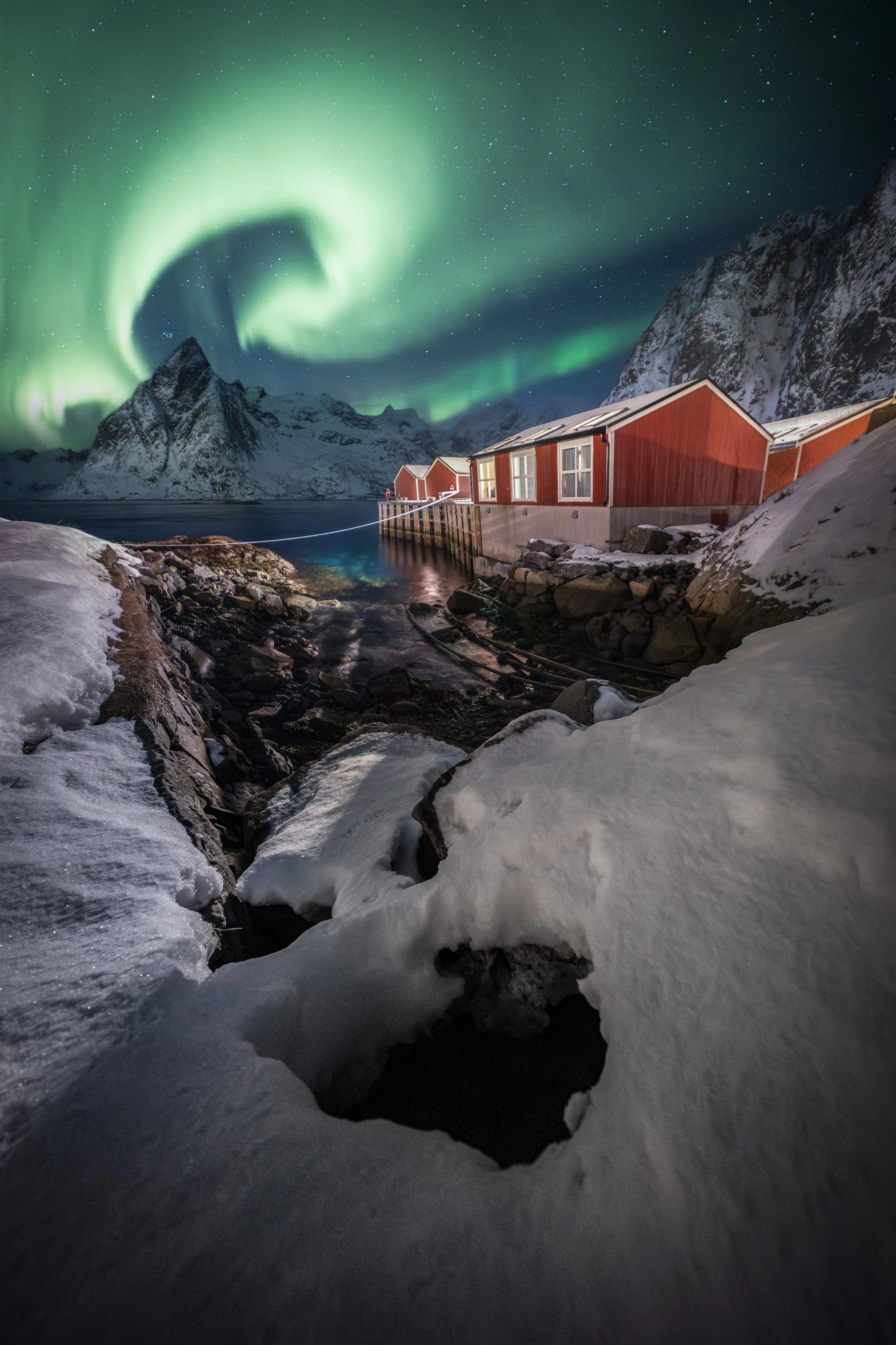 Eliassen Rorbuer Hamnoy Aurora web.jpg