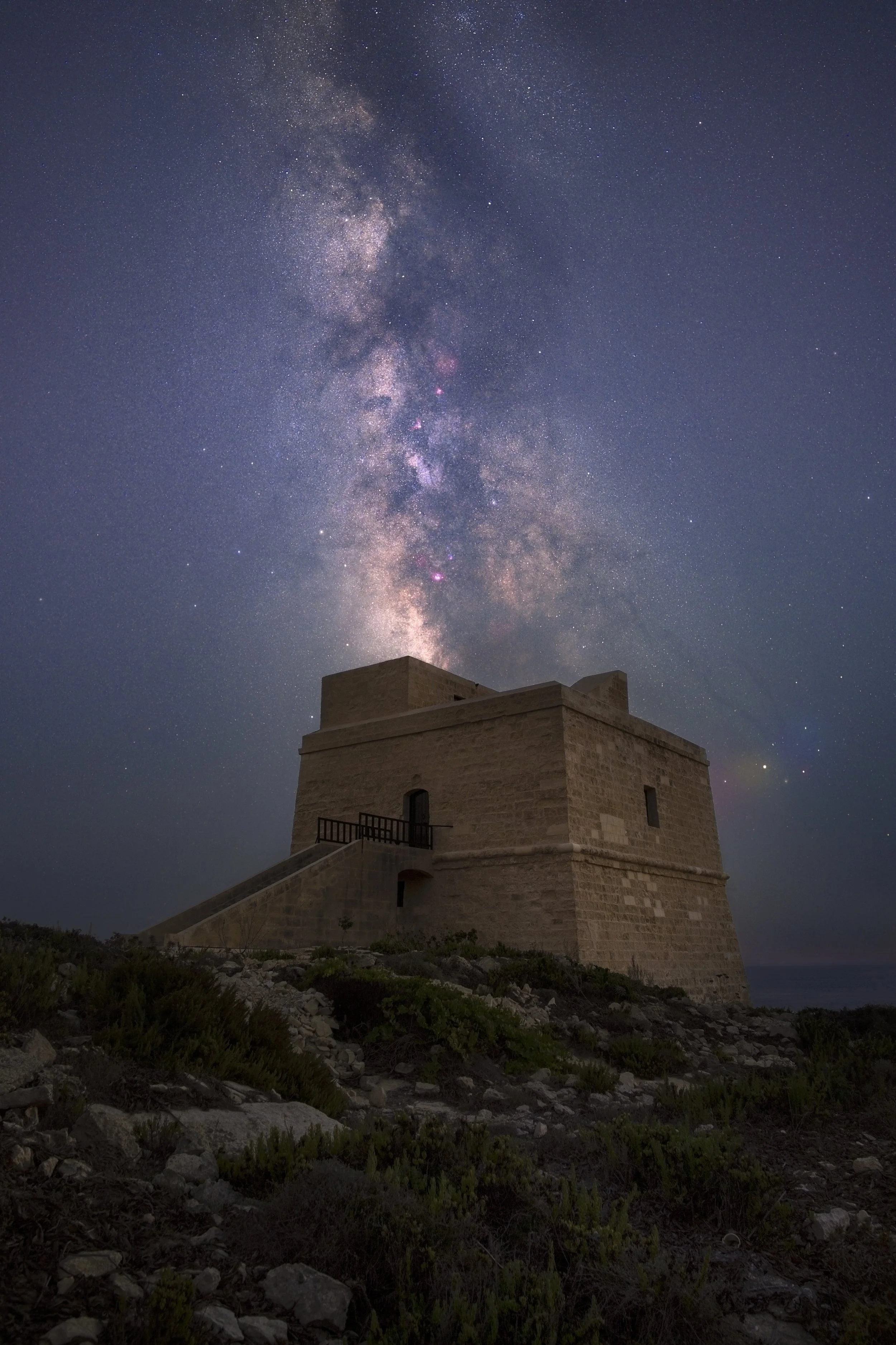 Dwejra Tower under the night skies  web.jpg