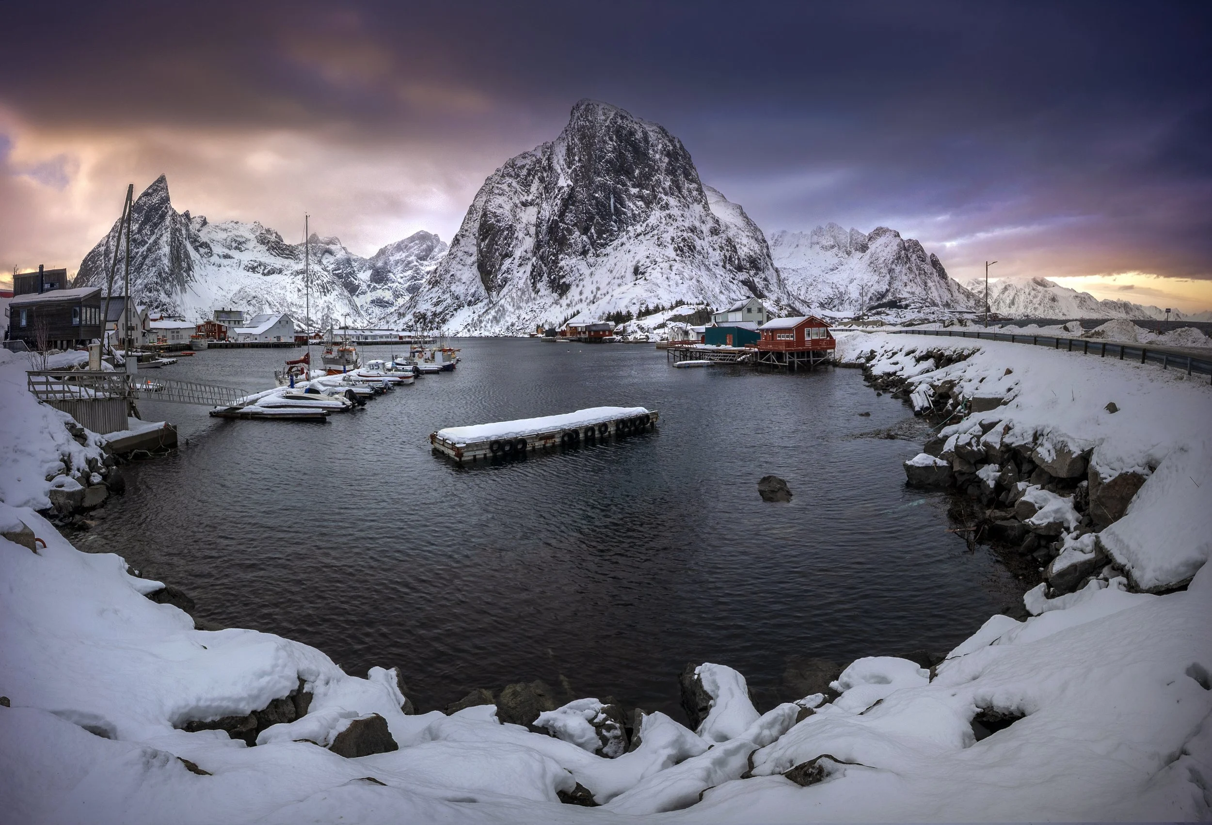 Hamnoy Port web.jpg