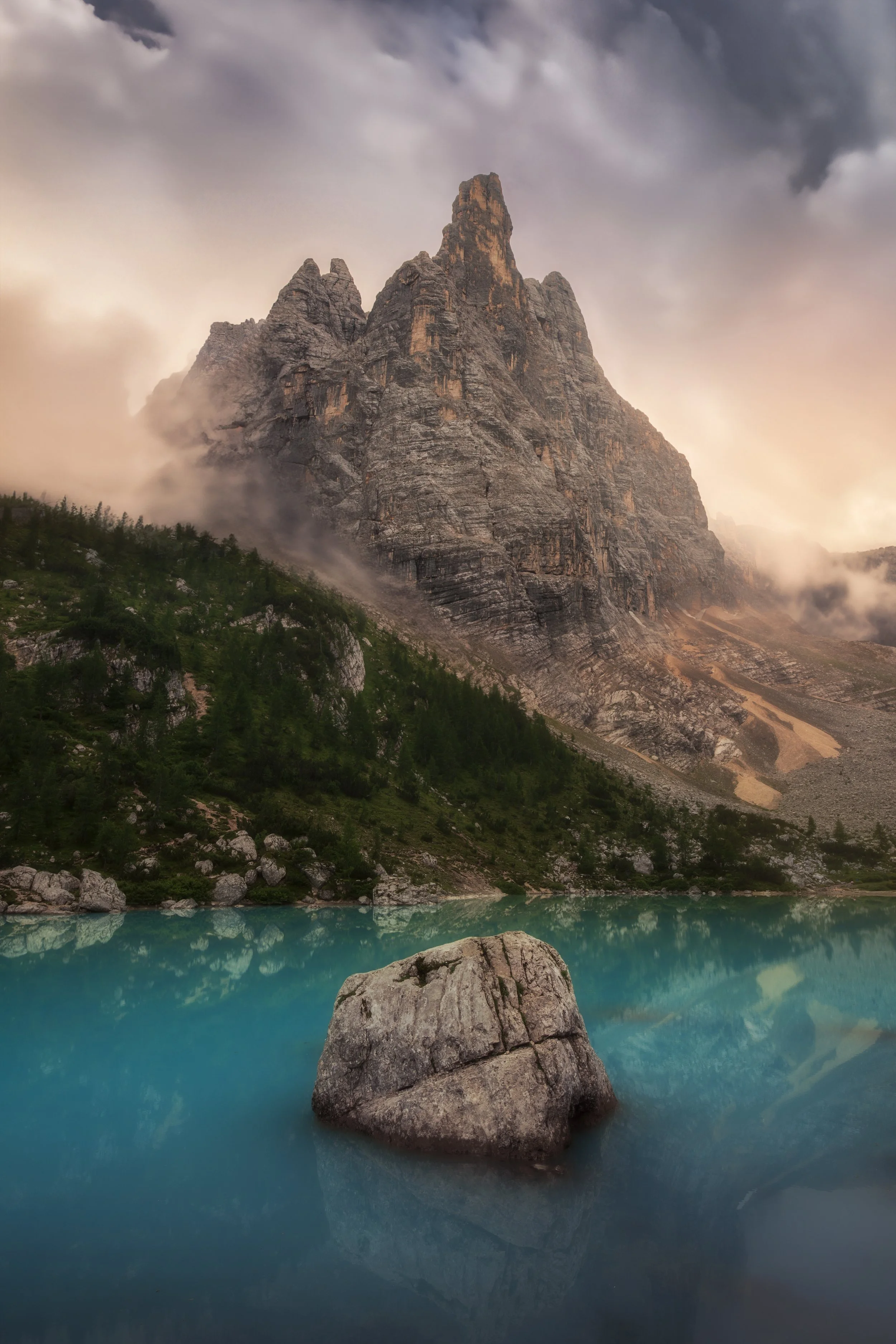 Lago Sorapis In Fog web.jpg