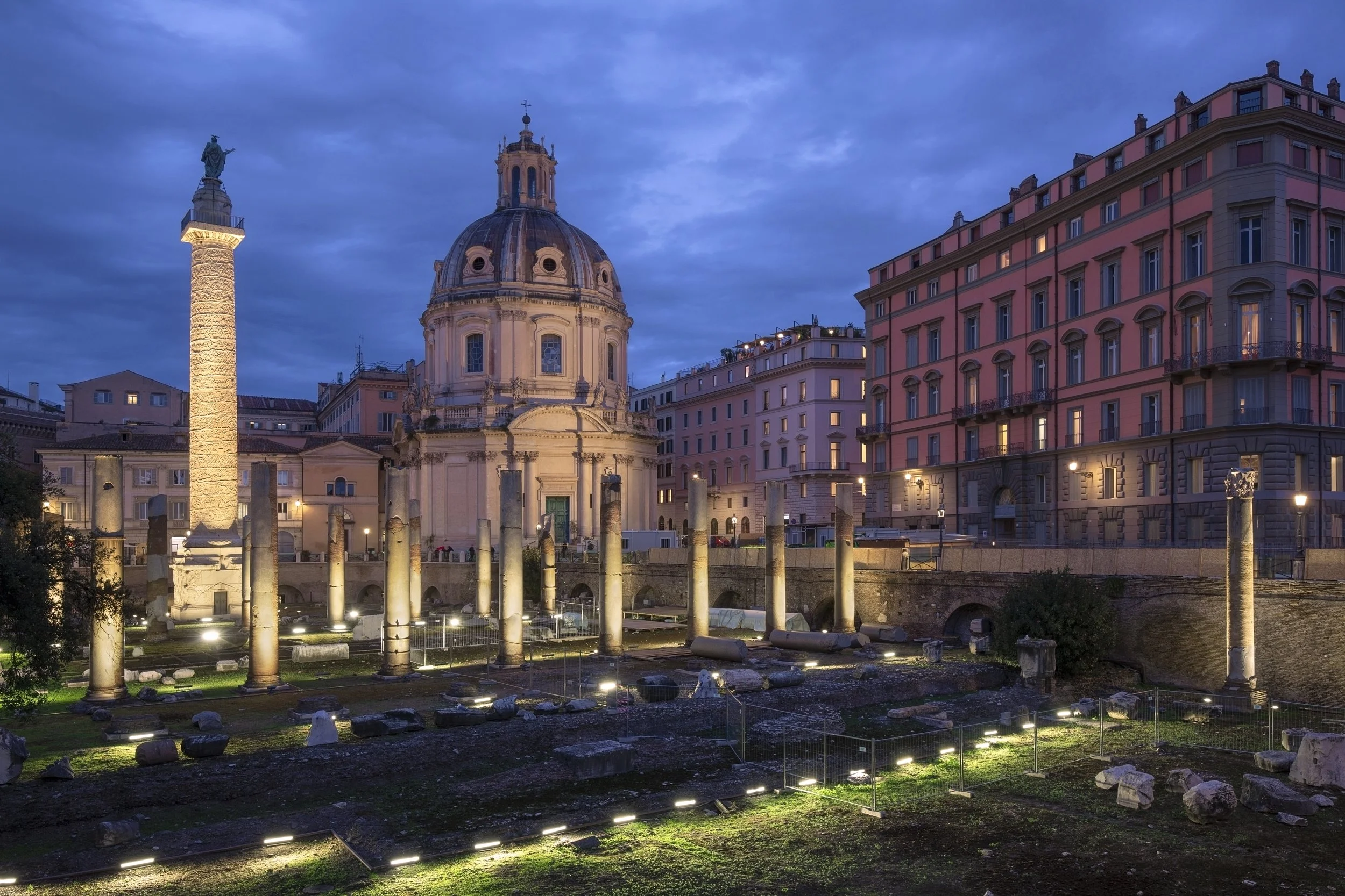 Piazza Foro Traiano web.jpg