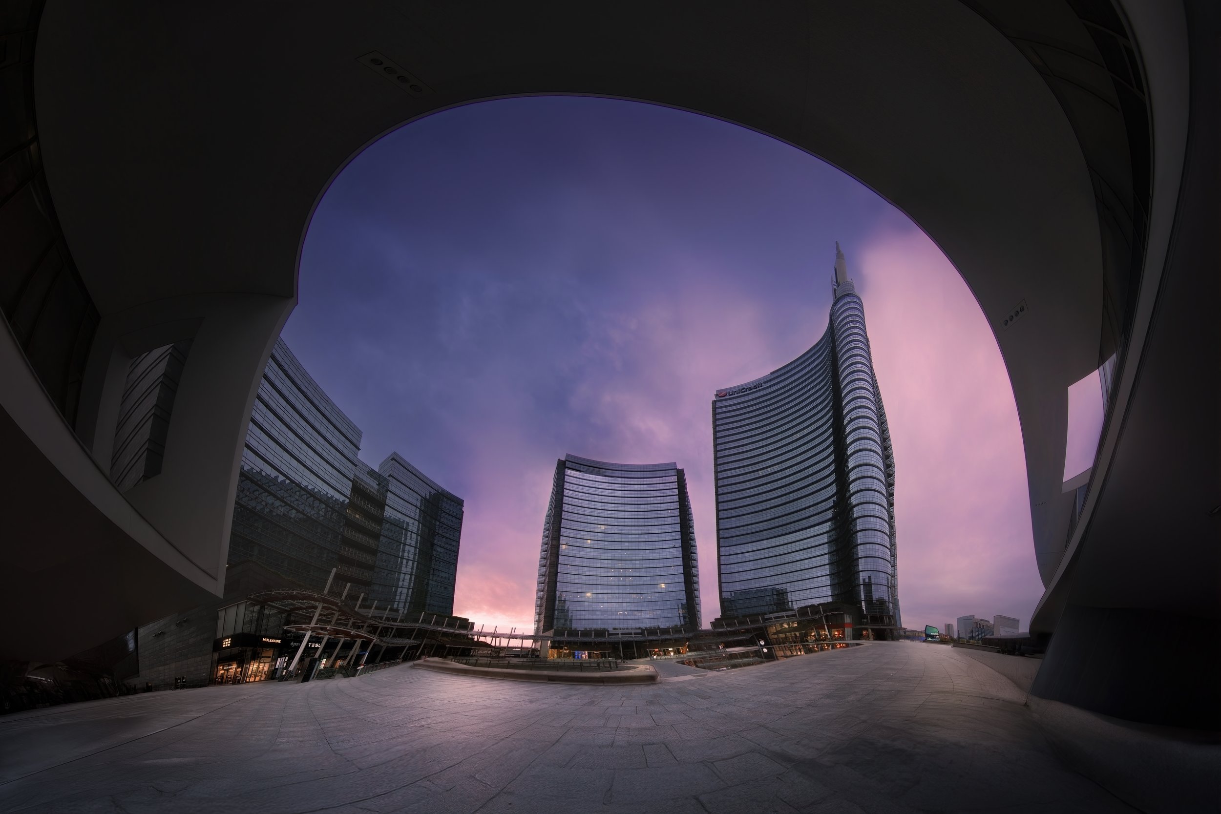 Piazza Gae Auletti Panorama web.jpg