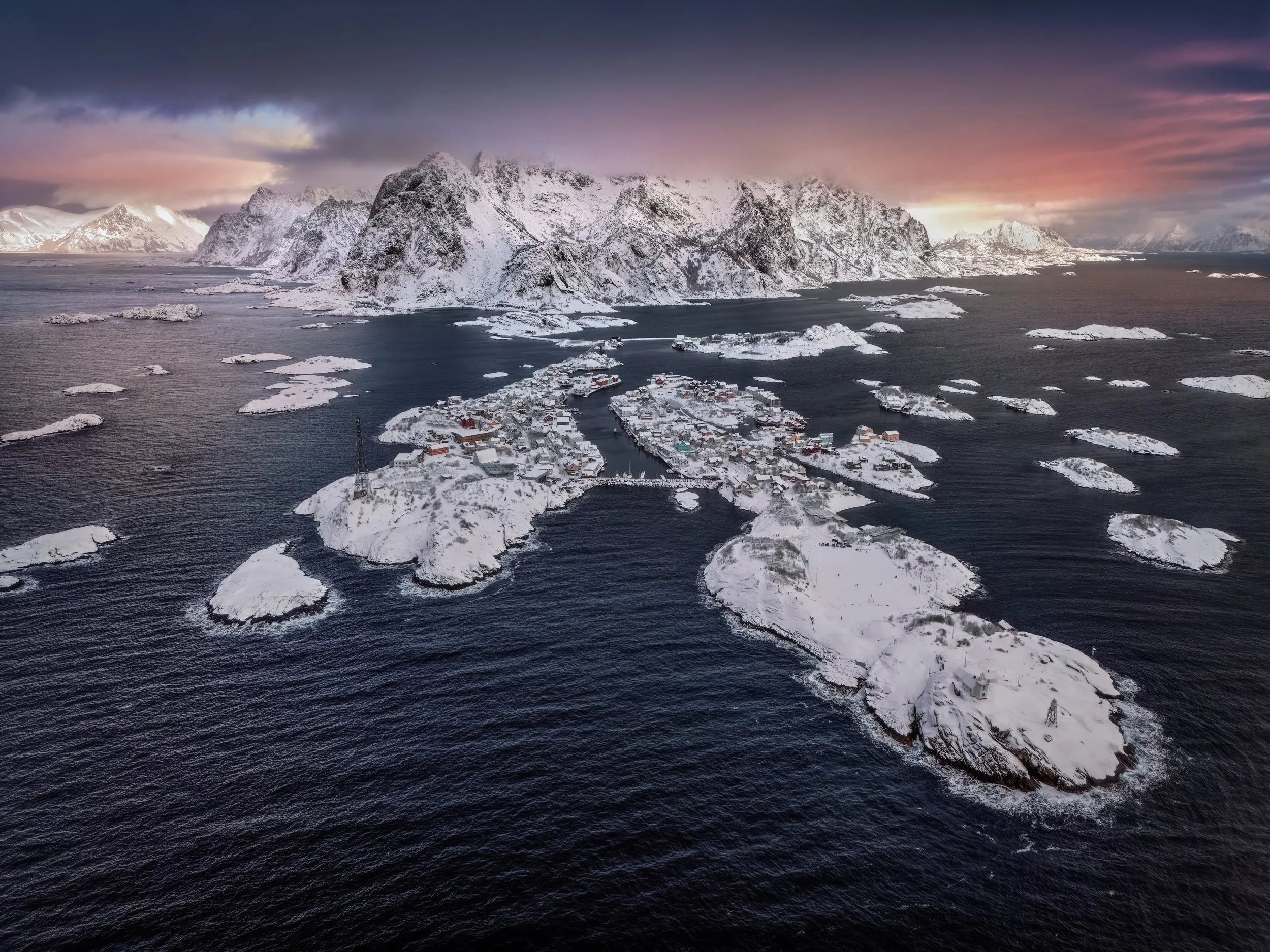 Henningsvaer web.jpg