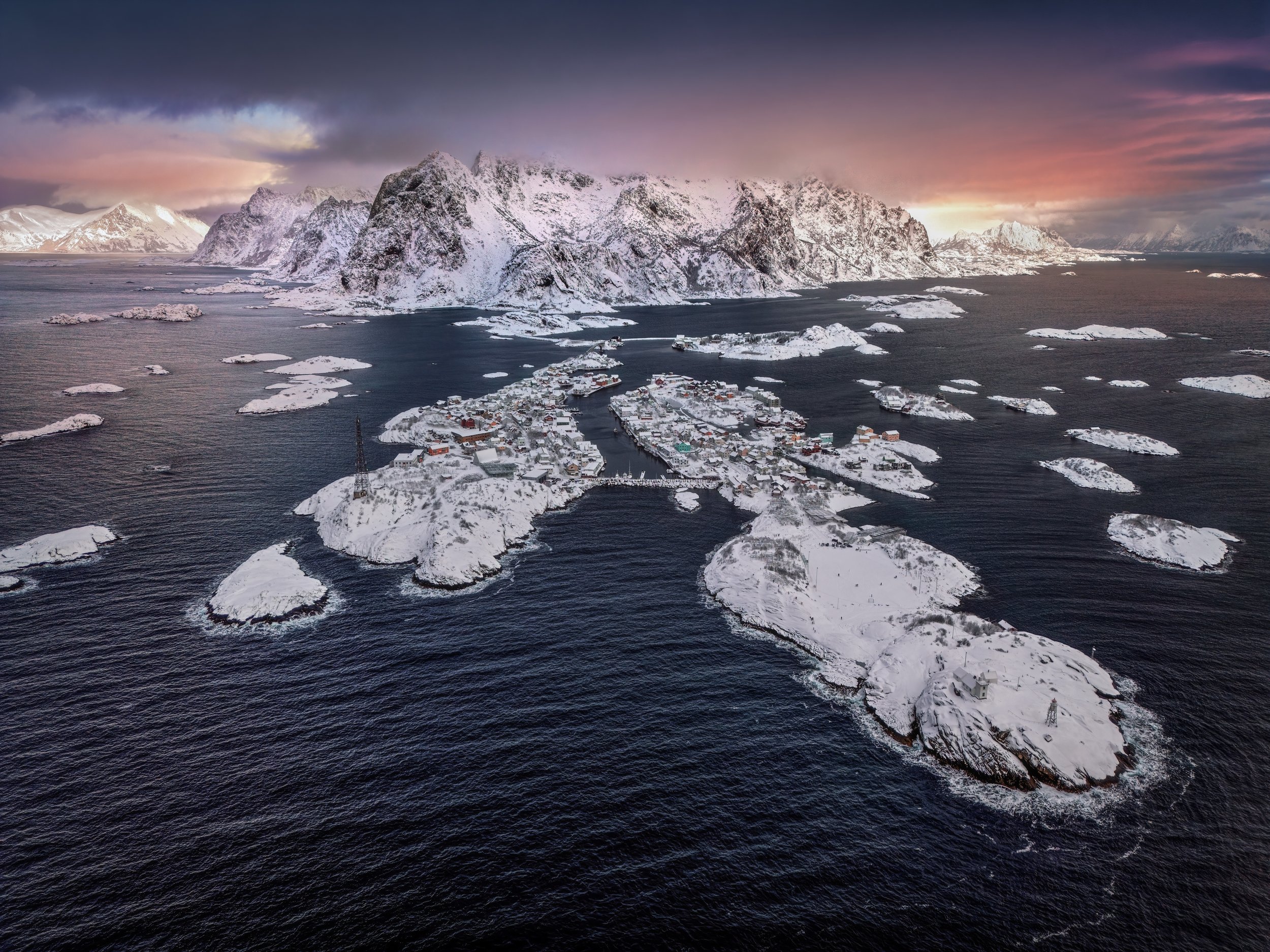 Henningsvaer web.jpg