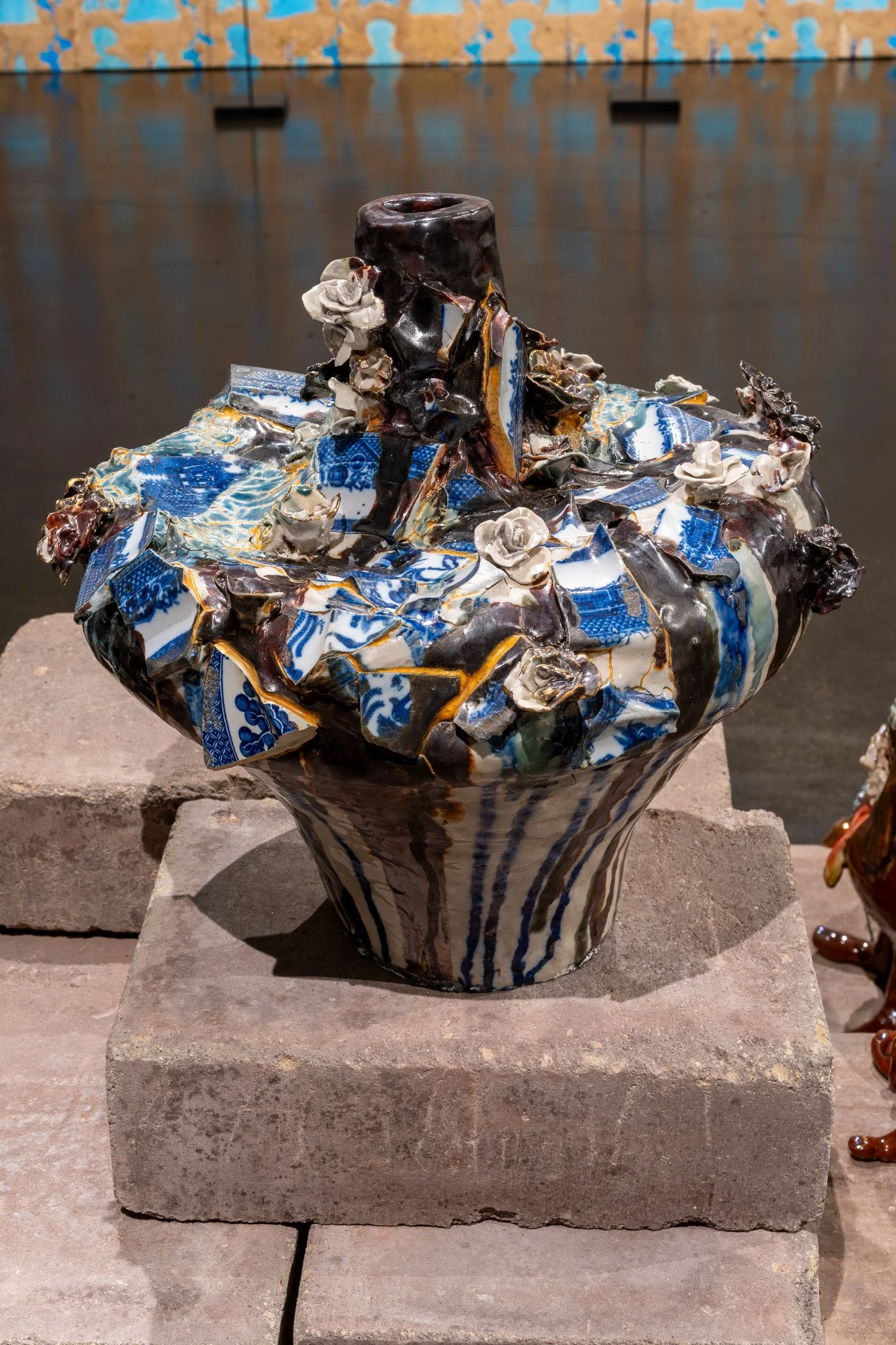 LaRissa Rogers,  Untitled (Moon Jar) , 2023, porcelain, glaze, lacquer, powdered gold