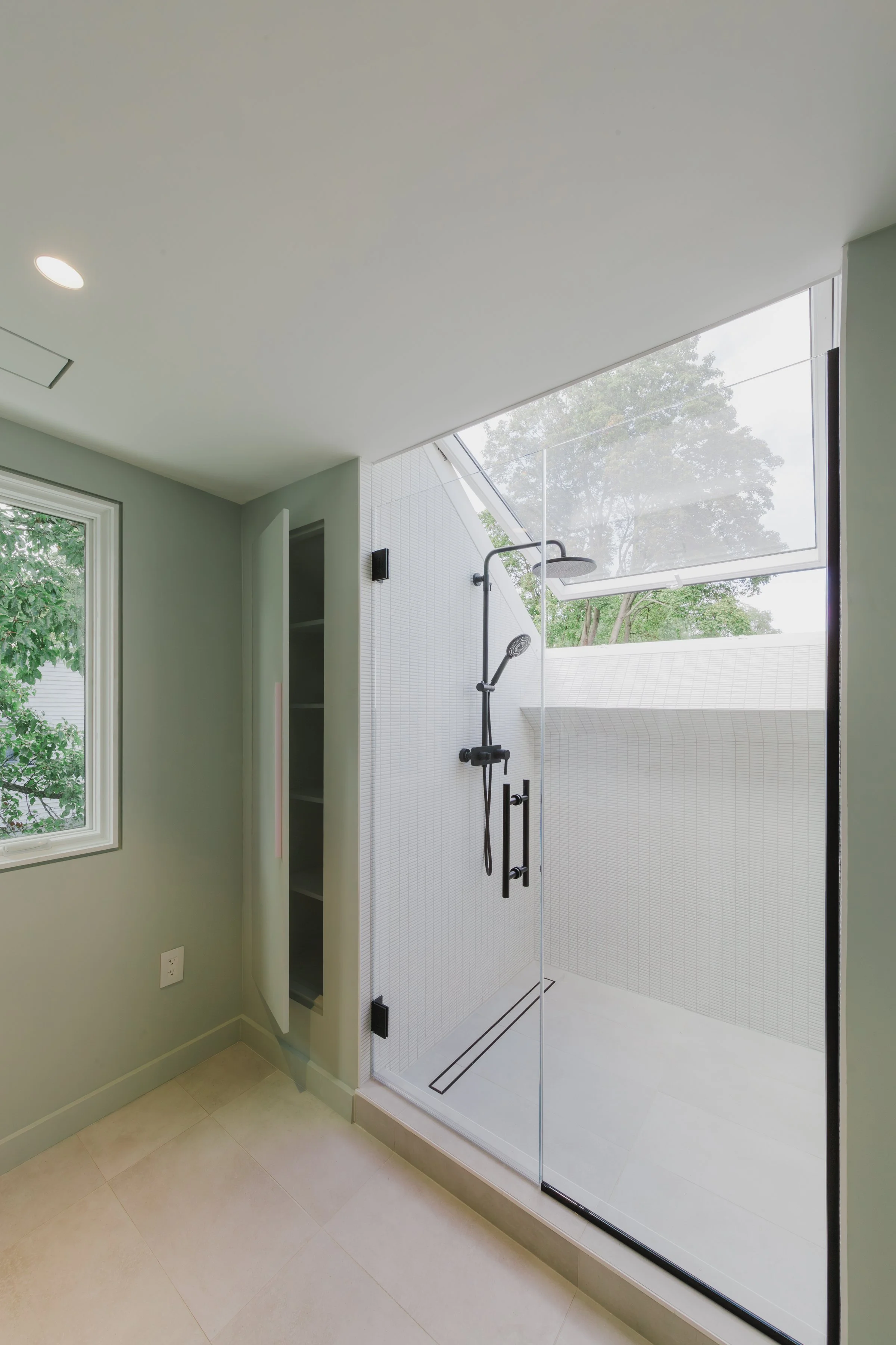 27 PRIMARY BATHROOM_02.jpg