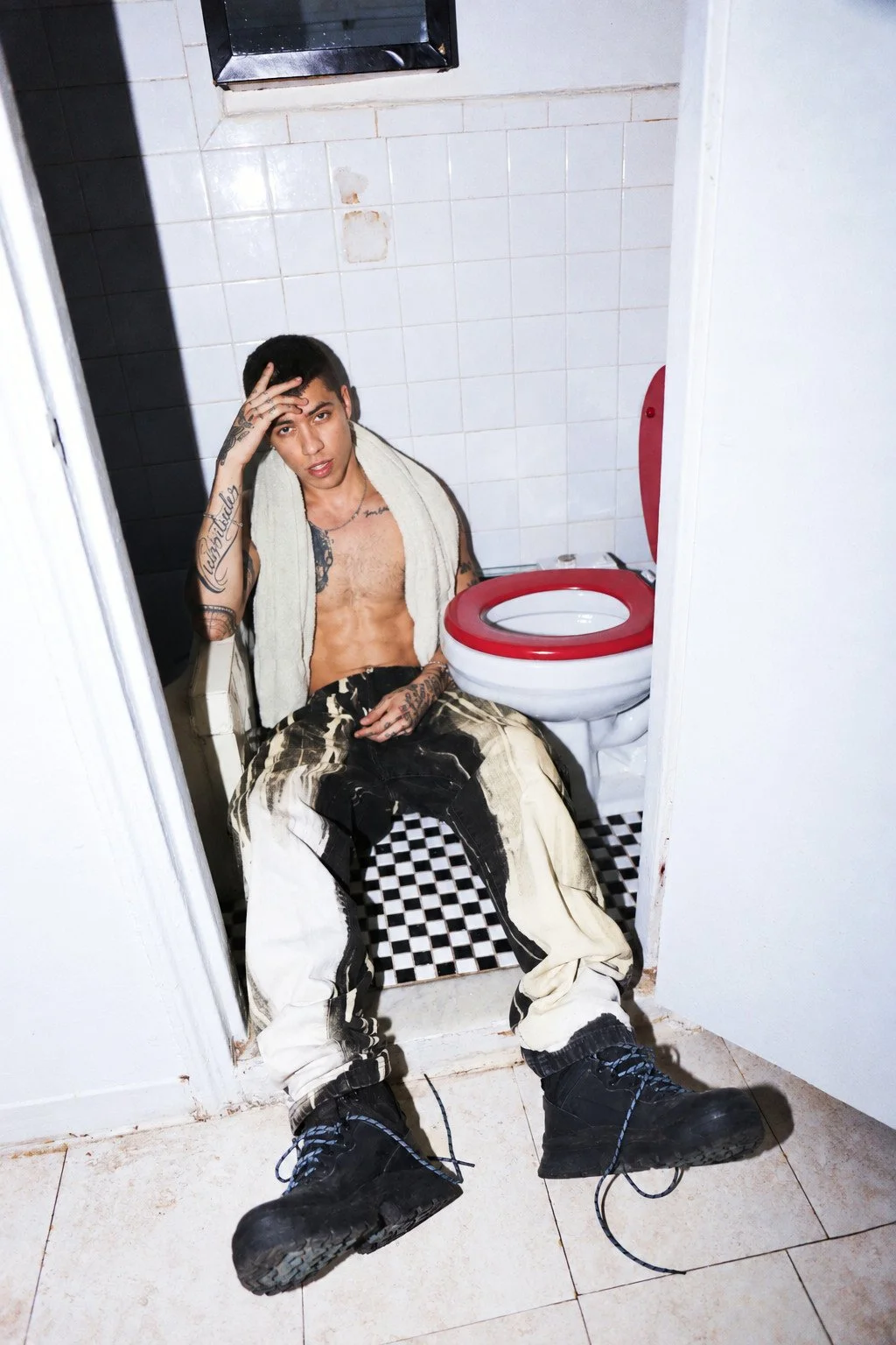 Juergen_Teller_Bathroom_Edit_High_Resolution.jpg