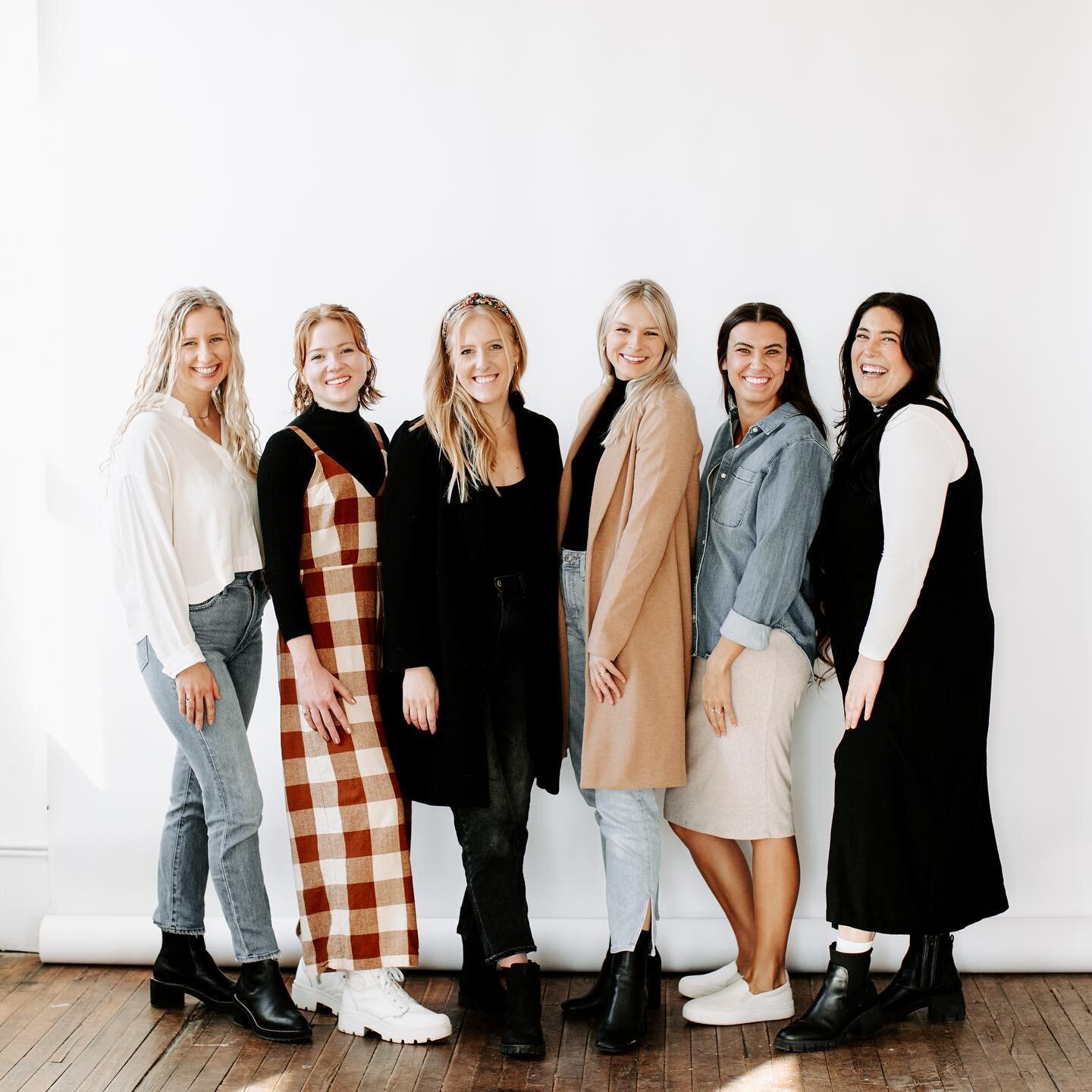hiiii it&rsquo;s us! meet our 2024 @alinephotoco team, now booking for &lsquo;24. 🥳

we have some familiar faces and some new faces!

from left: madeline, eryndae, ali (our owner / editor @alileighco), hannah, heidi, and kat

a few fun facts: 

made