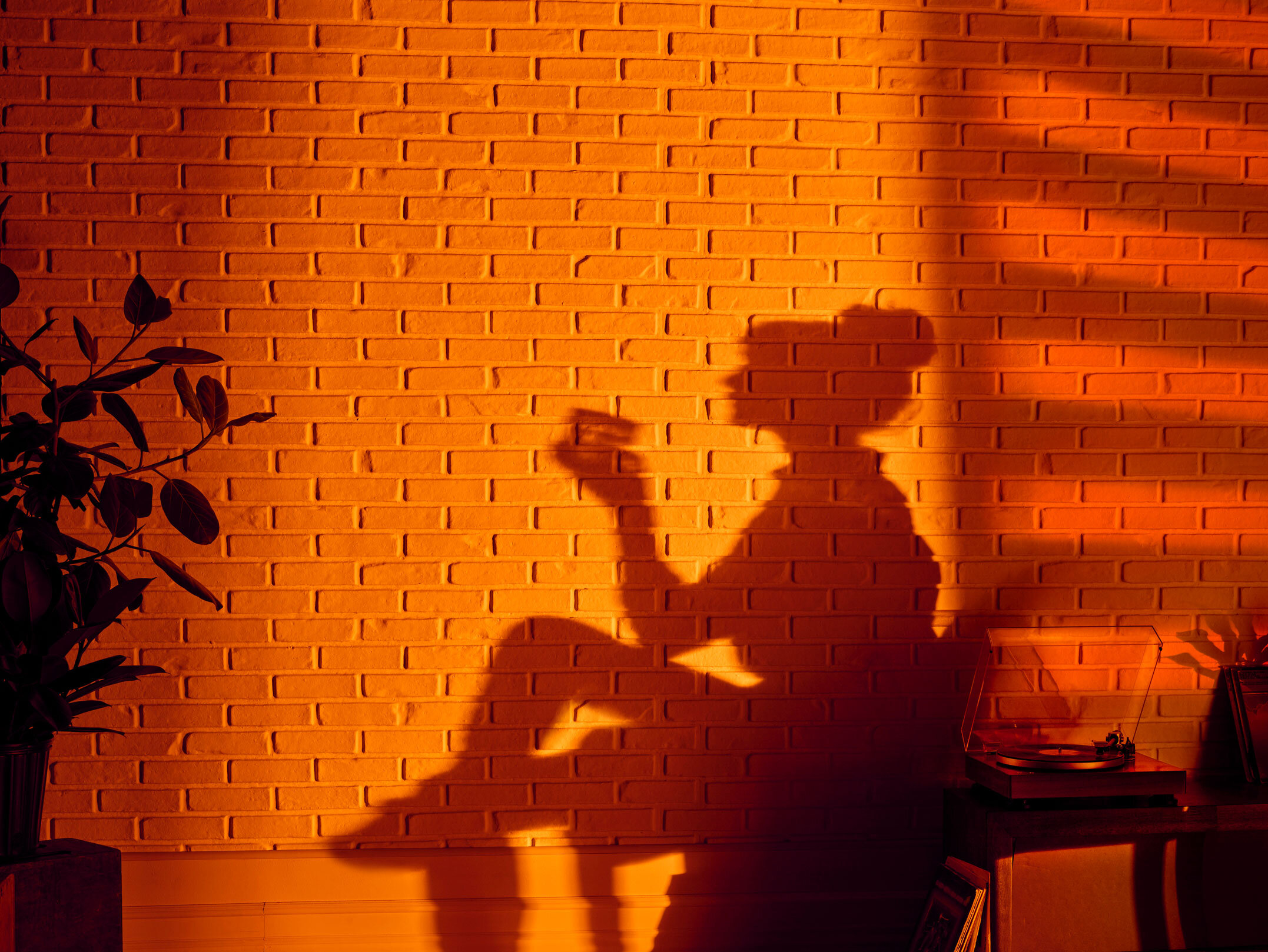 BeamSuntory_Silhouette_WomanSitting_1056_HeroAlt-2sm.jpg