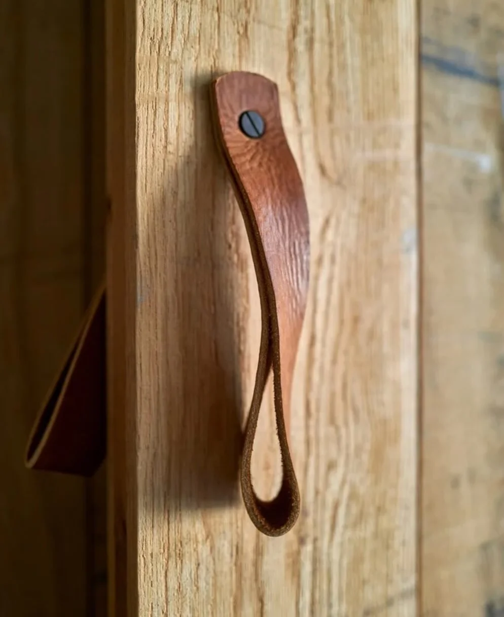 A tactile moment: rugged timber-clad wall with concealed doors, released by a simple leather strap. Subtle craftsmanship inspired by the area&rsquo;s equestrian legacy. #ArchitecturalTones #TimberArchitecture #Materiality ConcealedDoors DetailDesign 