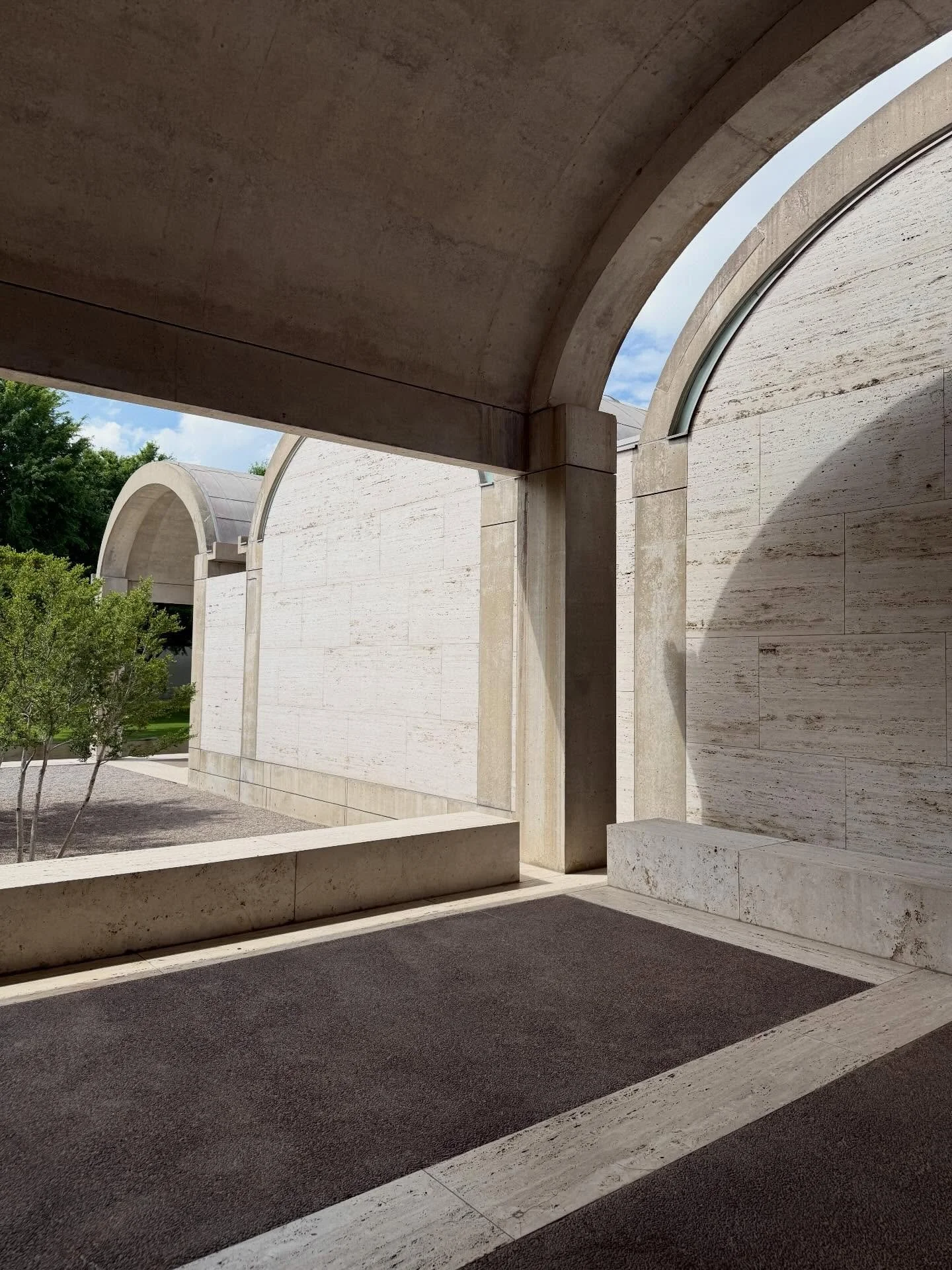 Salk + Kimbell. Two Louis Kahn masterpieces.

Light, form, and silence-handled with incredible precision.
Inspiring and humbling to experience.

#LouisKahn #Architecture #lightandform