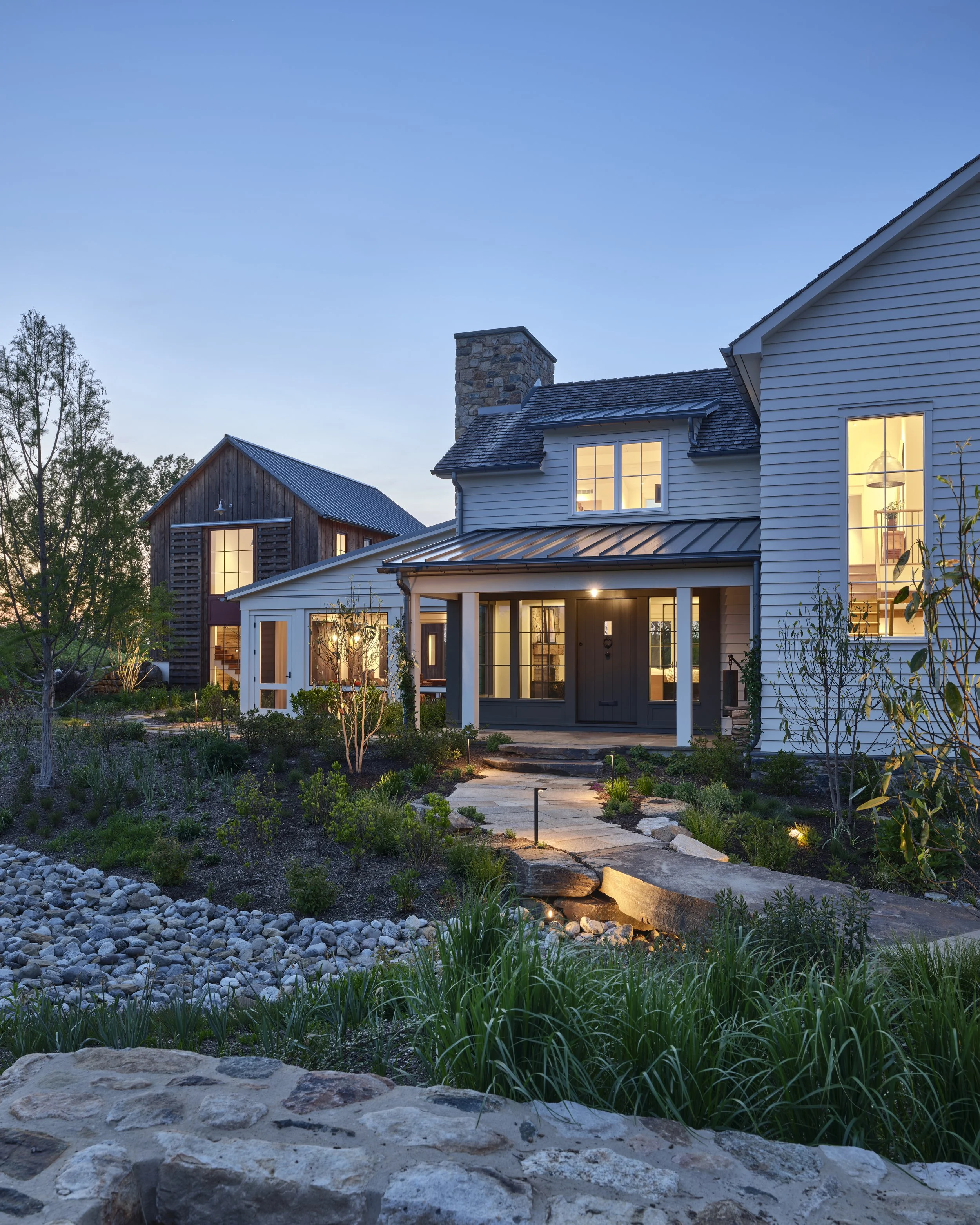 COTTAGE between two BARNS