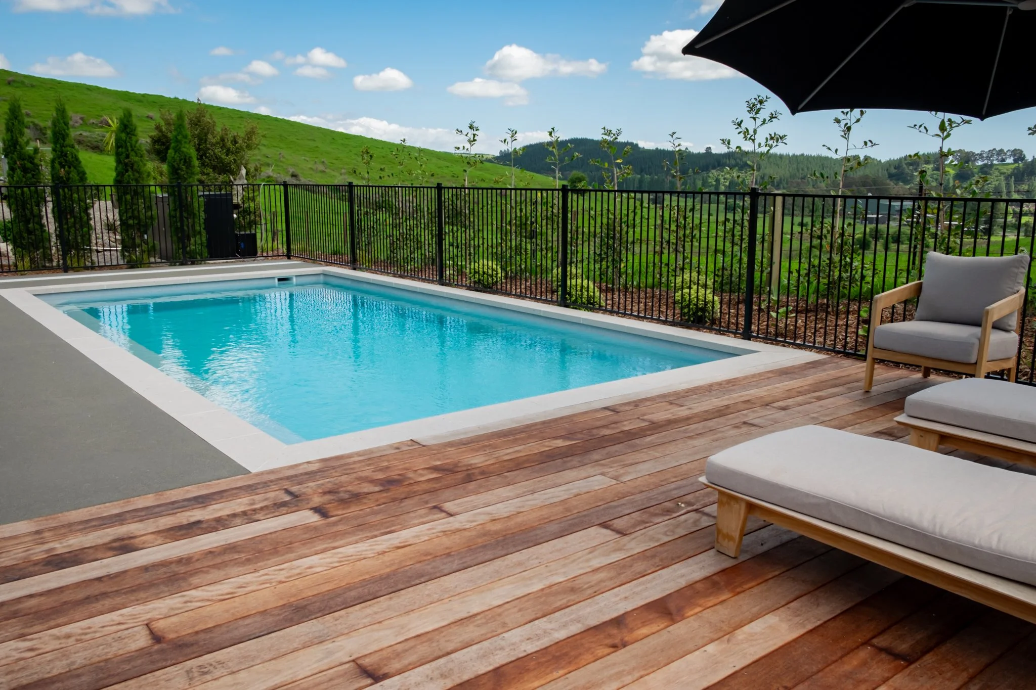 The perfect mix of materials: Kwila and concrete create a beautiful balance of comfort and practicality. 🤩

#nvp #nvpools #newvisionlandscapes #nvl #landscapearchitecture #landscapedesign #nvdesign #teamawesome #teamnvl #nelsontasman #nelsontasmannz