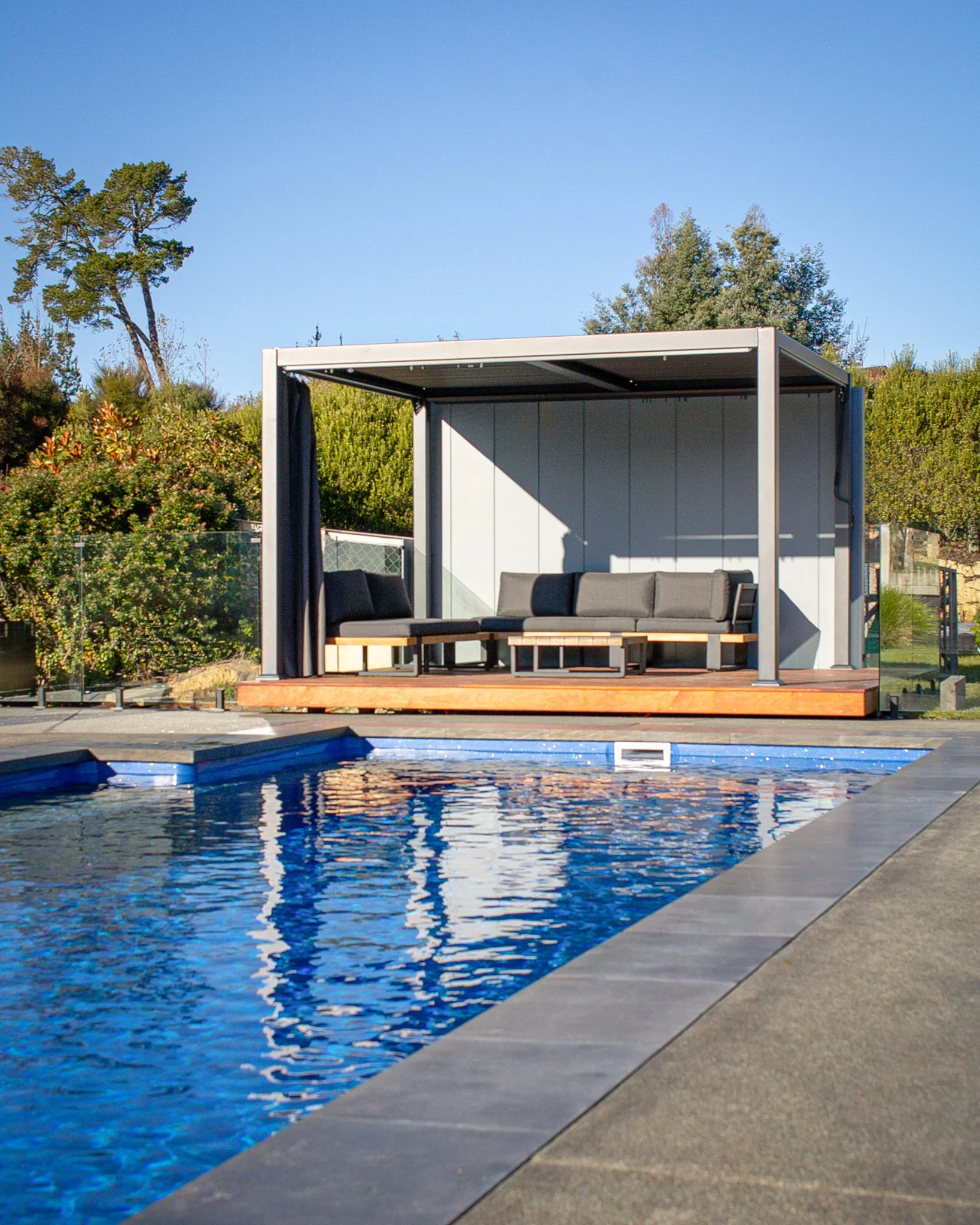 A bold palette of dark blue, bluestone, and darker concrete: unique, unexpected, and utterly beautiful. 💙

#nvp #nvpools #newvisionlandscapes #nvl #landscapearchitecture #landscapedesign #nvdesign #teamawesome #teamnvl #nelsontasman #nelsontasmannz