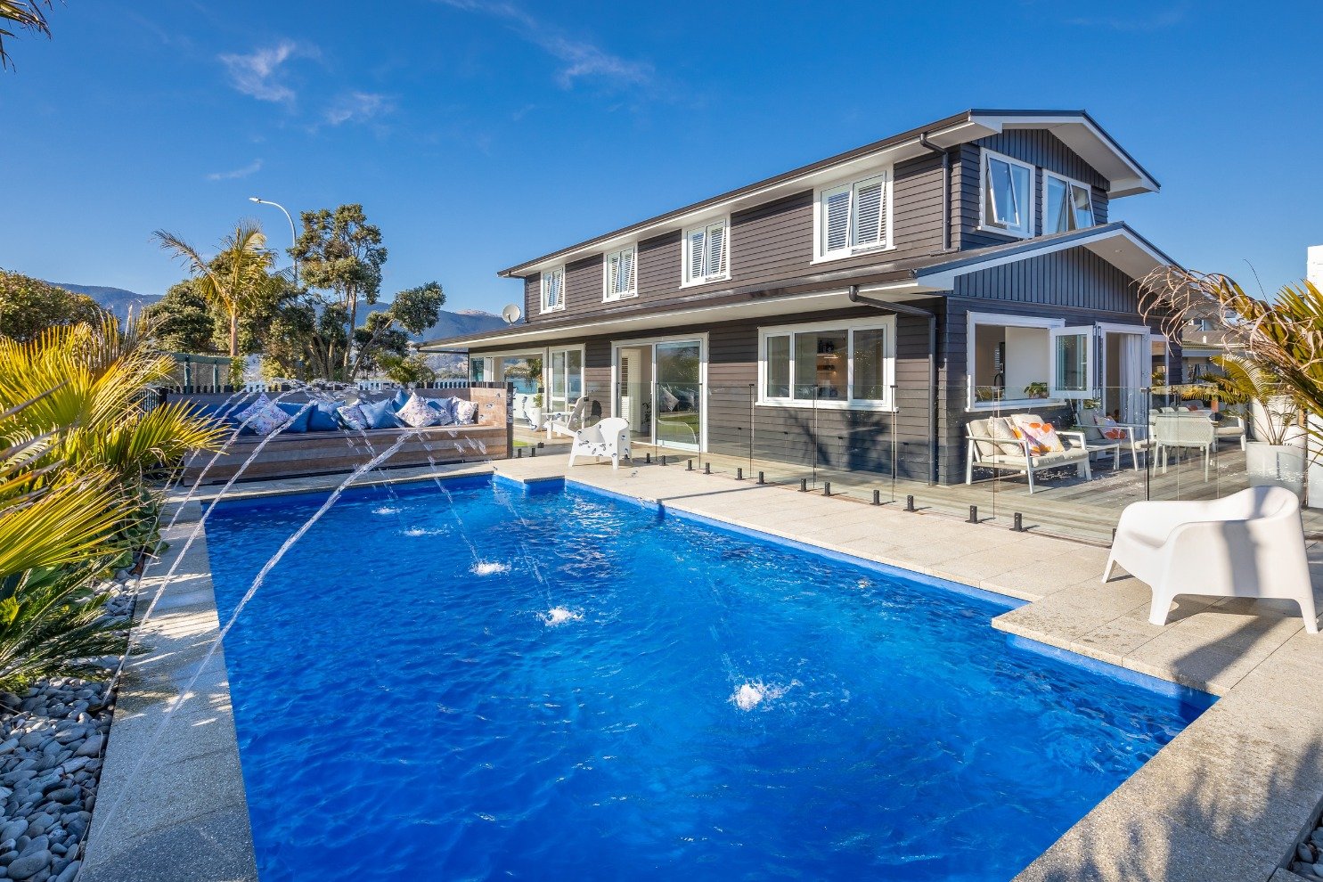 Summer might be winding down, but with Nelson&rsquo;s late season sun, we aren&rsquo;t ready to say goodbye to pool season just yet. ☀️

#nvp #nvpools #newvisionlandscapes #nvl #landscapearchitecture #landscapedesign #nvdesign #teamawesome #teamnvl #