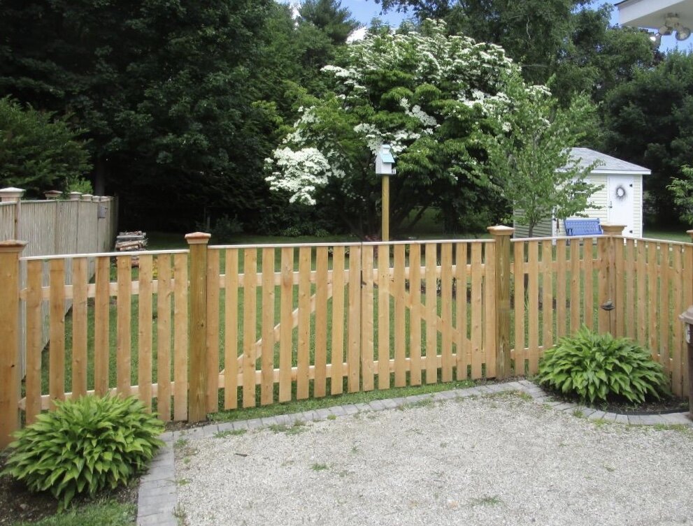 4' Spaced Cedar Flatboard with gate