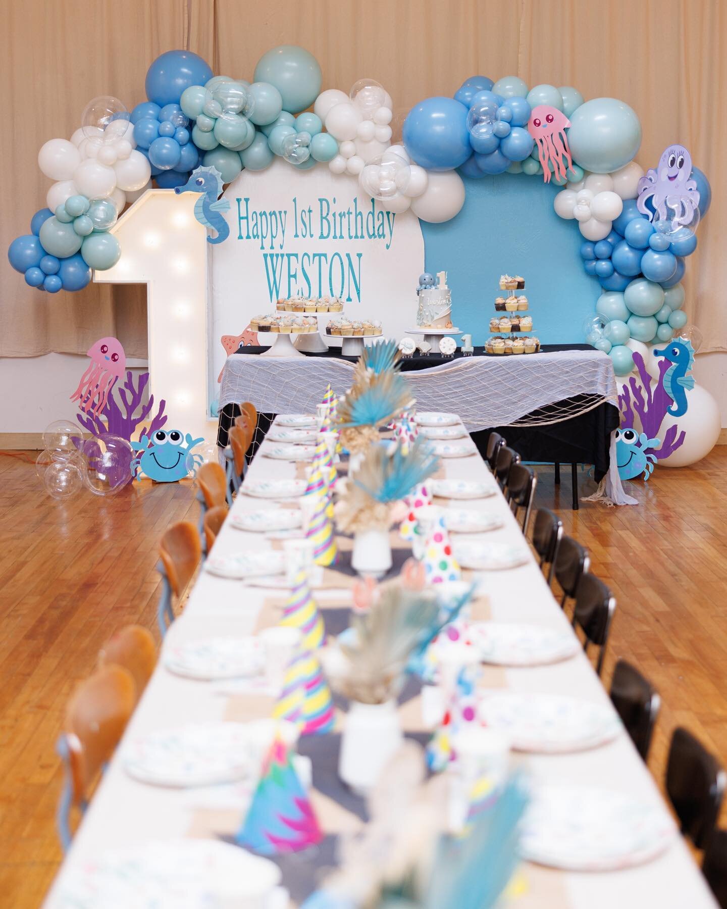 Weston&rsquo;s Under the Sea First Birthday Bash 🐳✨

📸 @wil002

#firstbirthdayparty #philadelphiaevents #tabledetails #tablescapes #tabledecor #undertheseaparty #phillyevents #eventdesign #luxuryevents