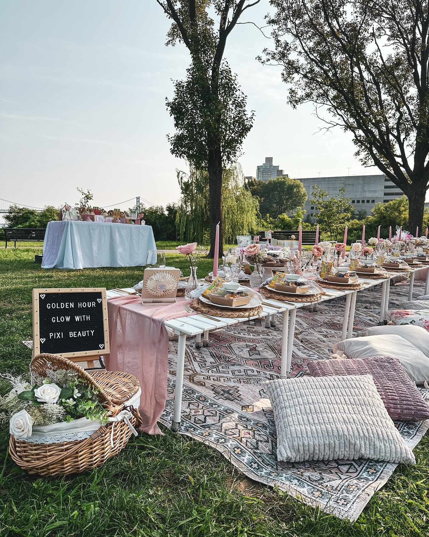 Creating magical moments with @pixibeauty 🌸✨We had the pleasure of creating a dreamy outdoor setup for their event, complete with cozy vibes, fresh blooms, and signature touches. Swipe for all the gorgeous details from this unforgettable day! 💖

#p