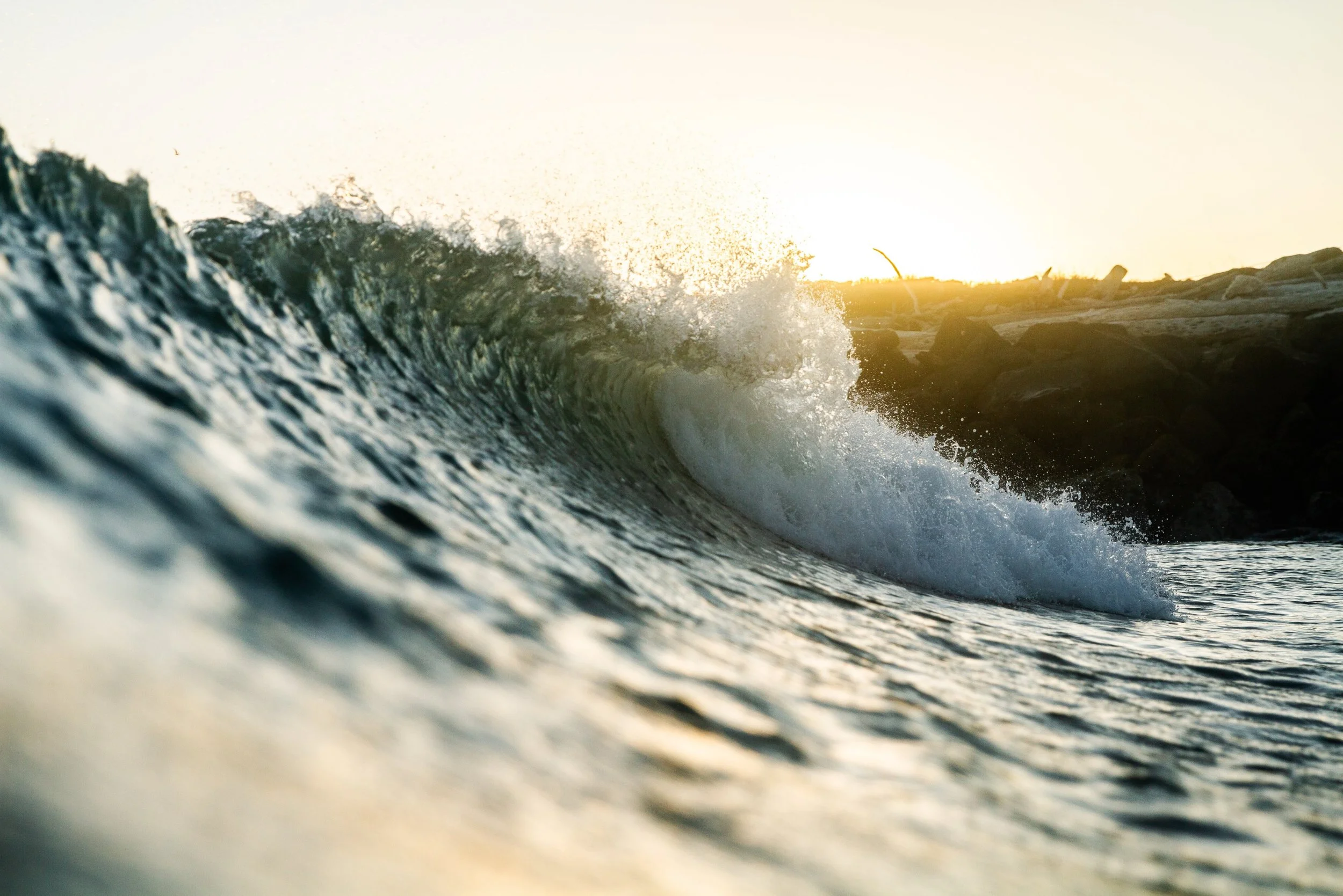 The DRAMA ✨ 

#discovergraysharbor #sunsetsurf #wavephotography #oceansunset #coldwaterwomen