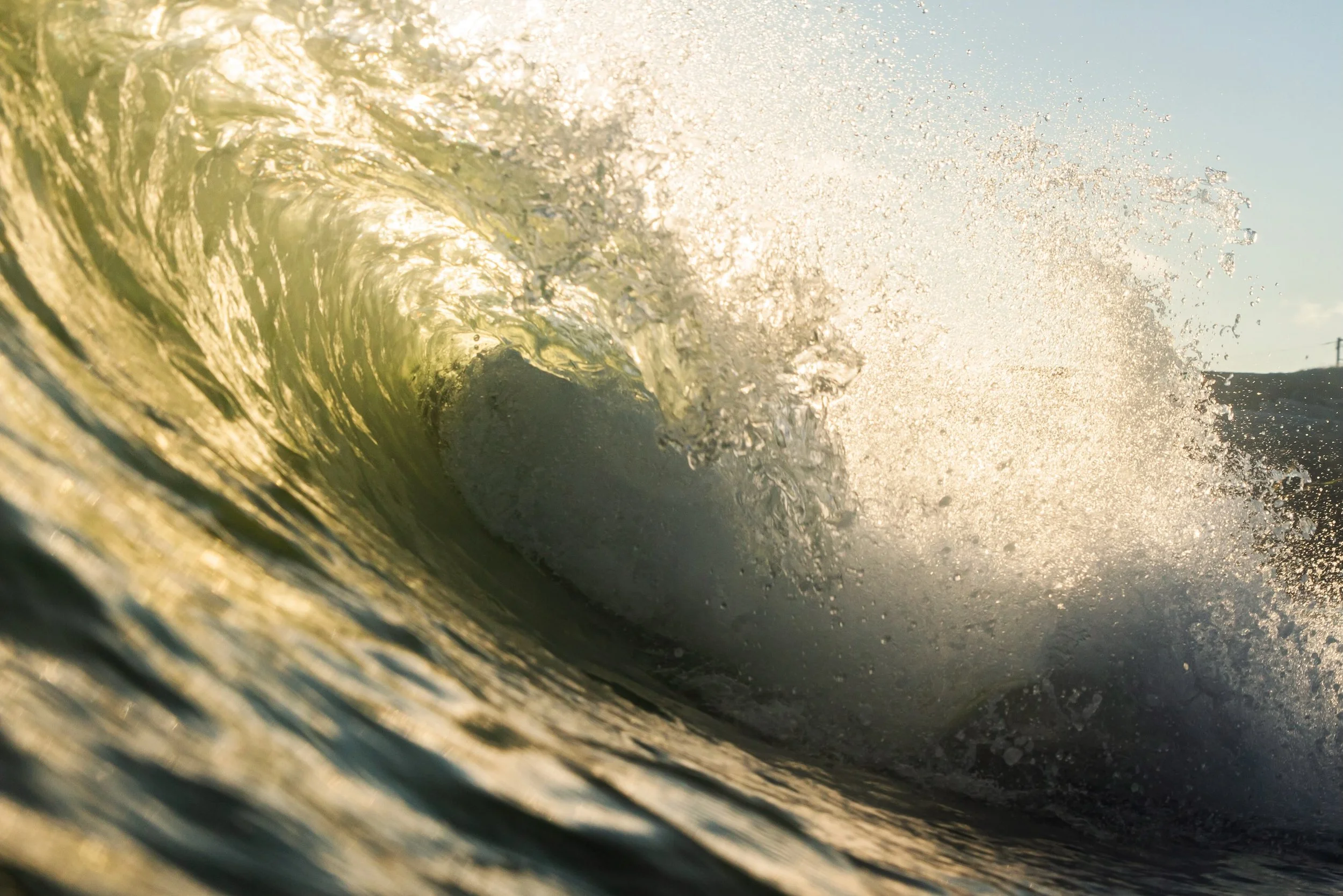 My retinas called and screamed at me but it&rsquo;s fine we&rsquo;re talking again 😅 

#wavephotography #pnwsurf #sunsetsurf #itwasbright @canonusa #discovergraysharbor